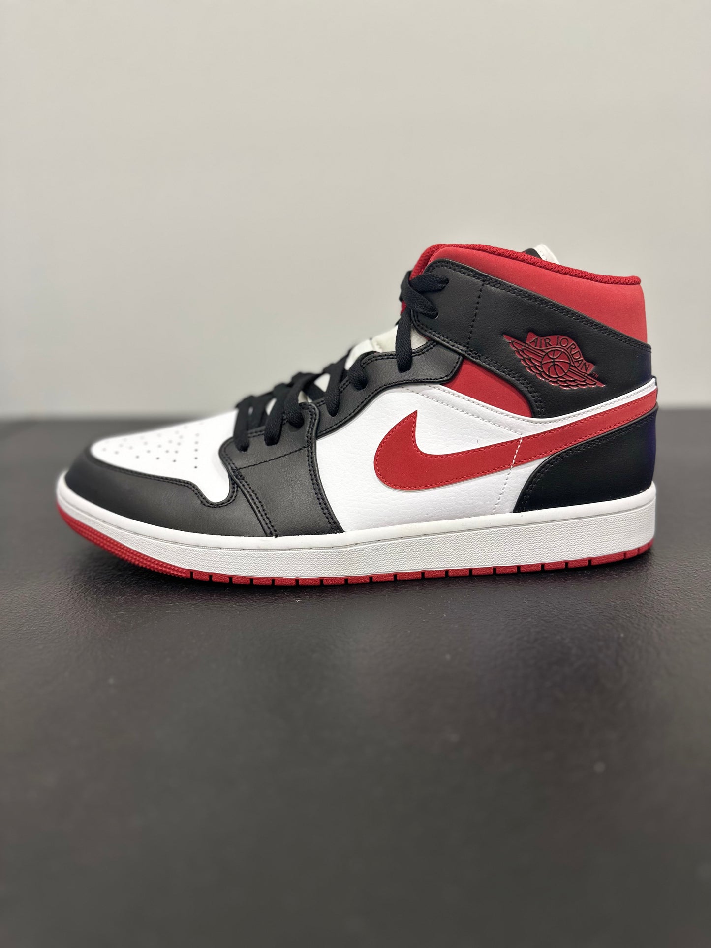 Jordan 1 Mid Gym Red Black White
