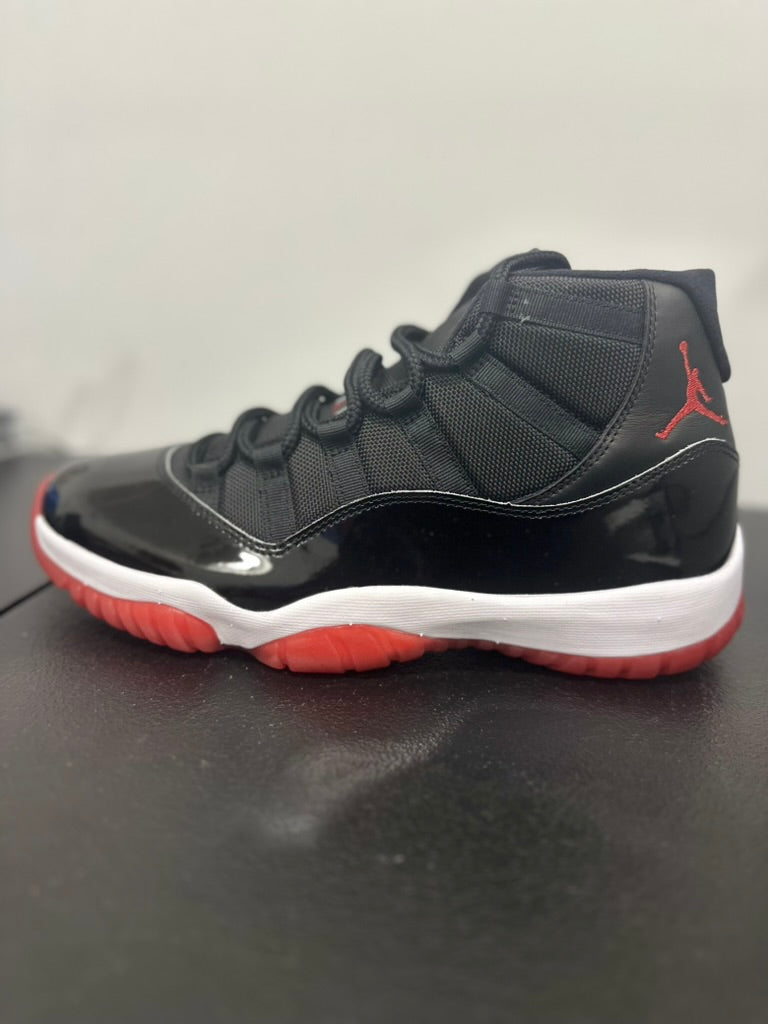 Jordan 11 Retro Playoffs Bred (2019)