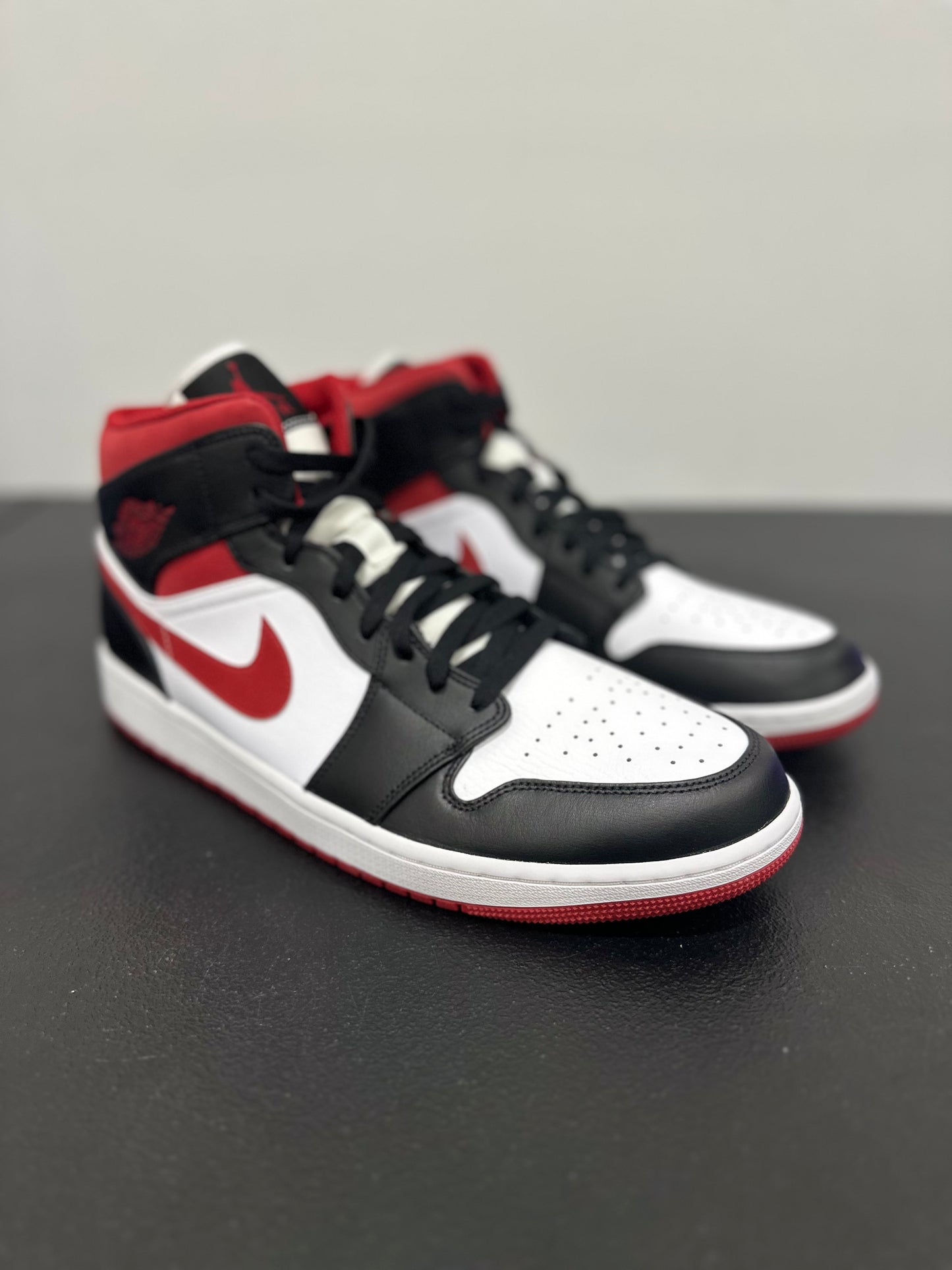 Jordan 1 Mid Gym Red Black White
