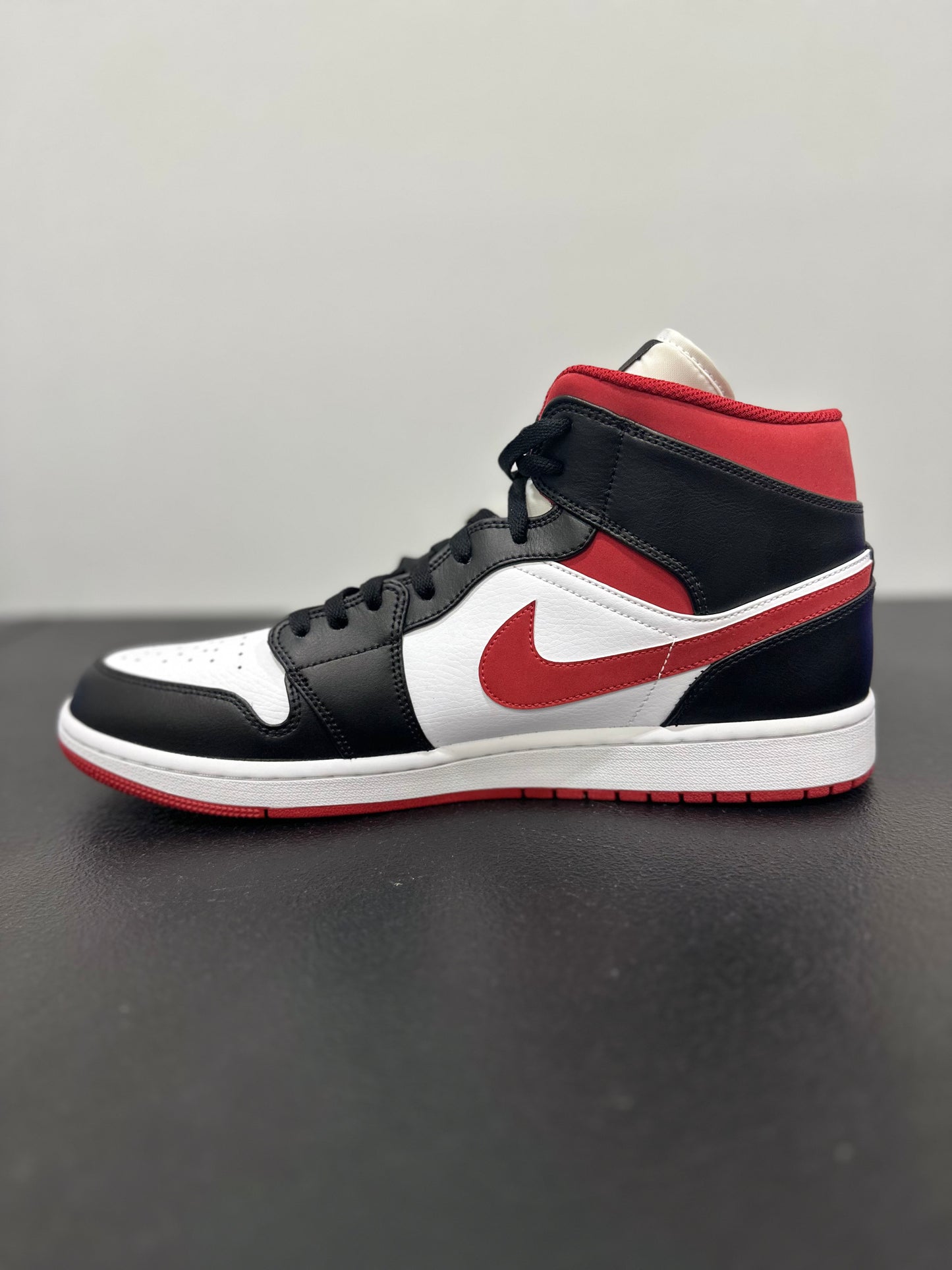 Jordan 1 Mid Gym Red Black White