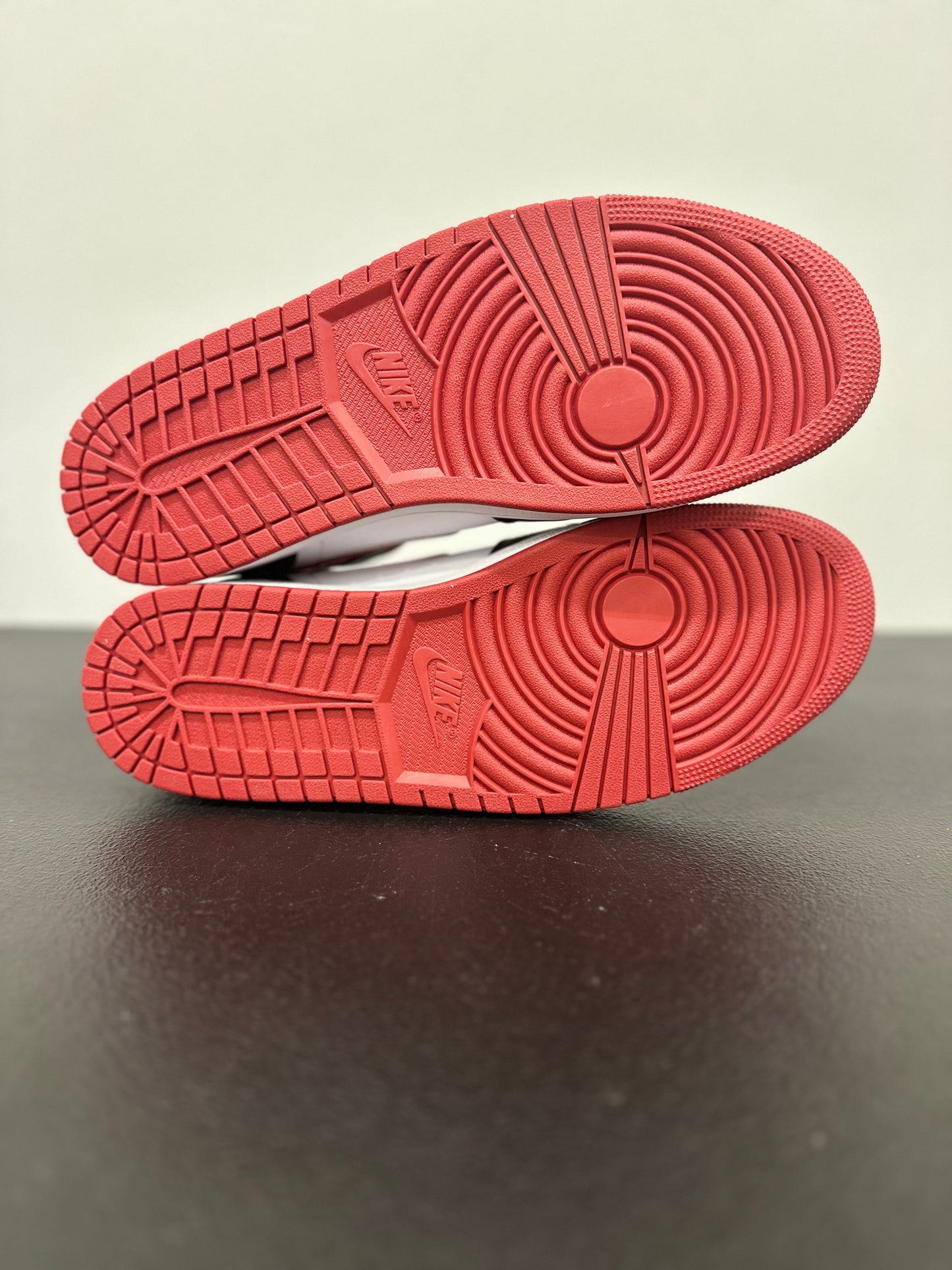 Jordan 1 Mid Gym Red Black White