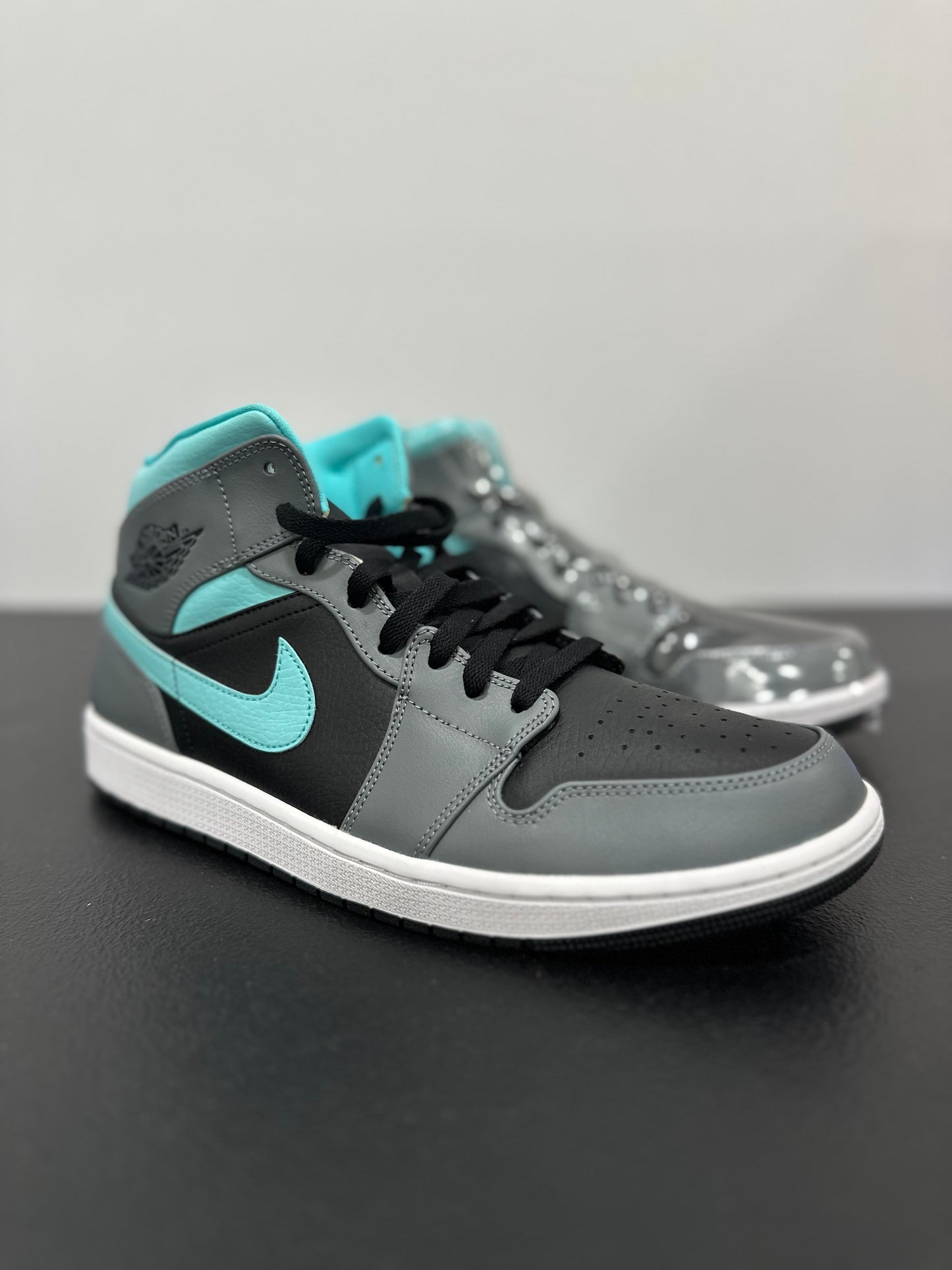 Jordan 1 Mid Grey Aqua