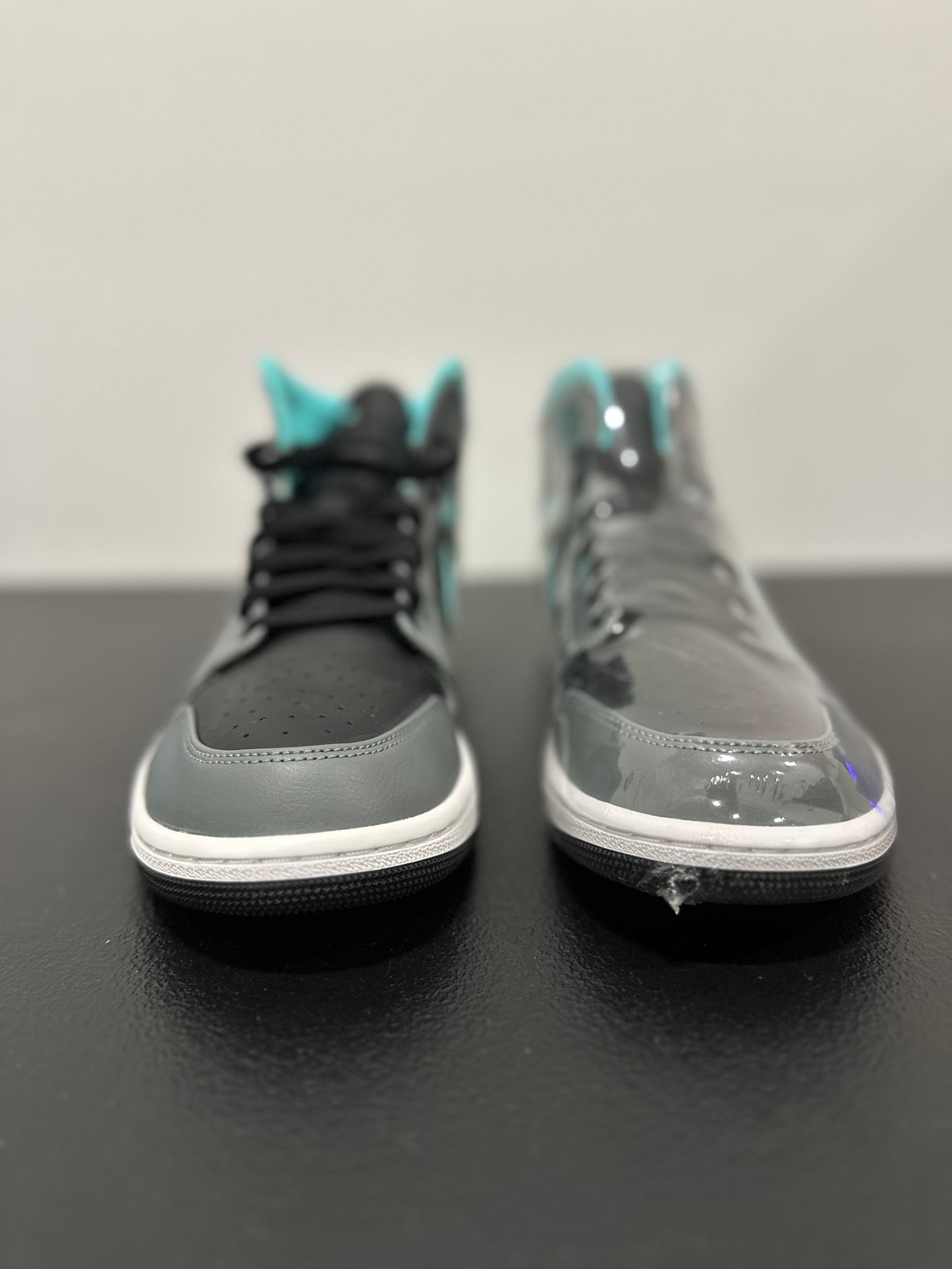 Jordan 1 Mid Grey Aqua