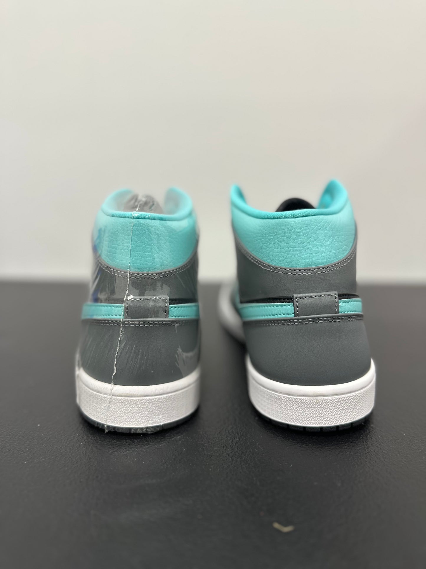 Jordan 1 Mid Grey Aqua