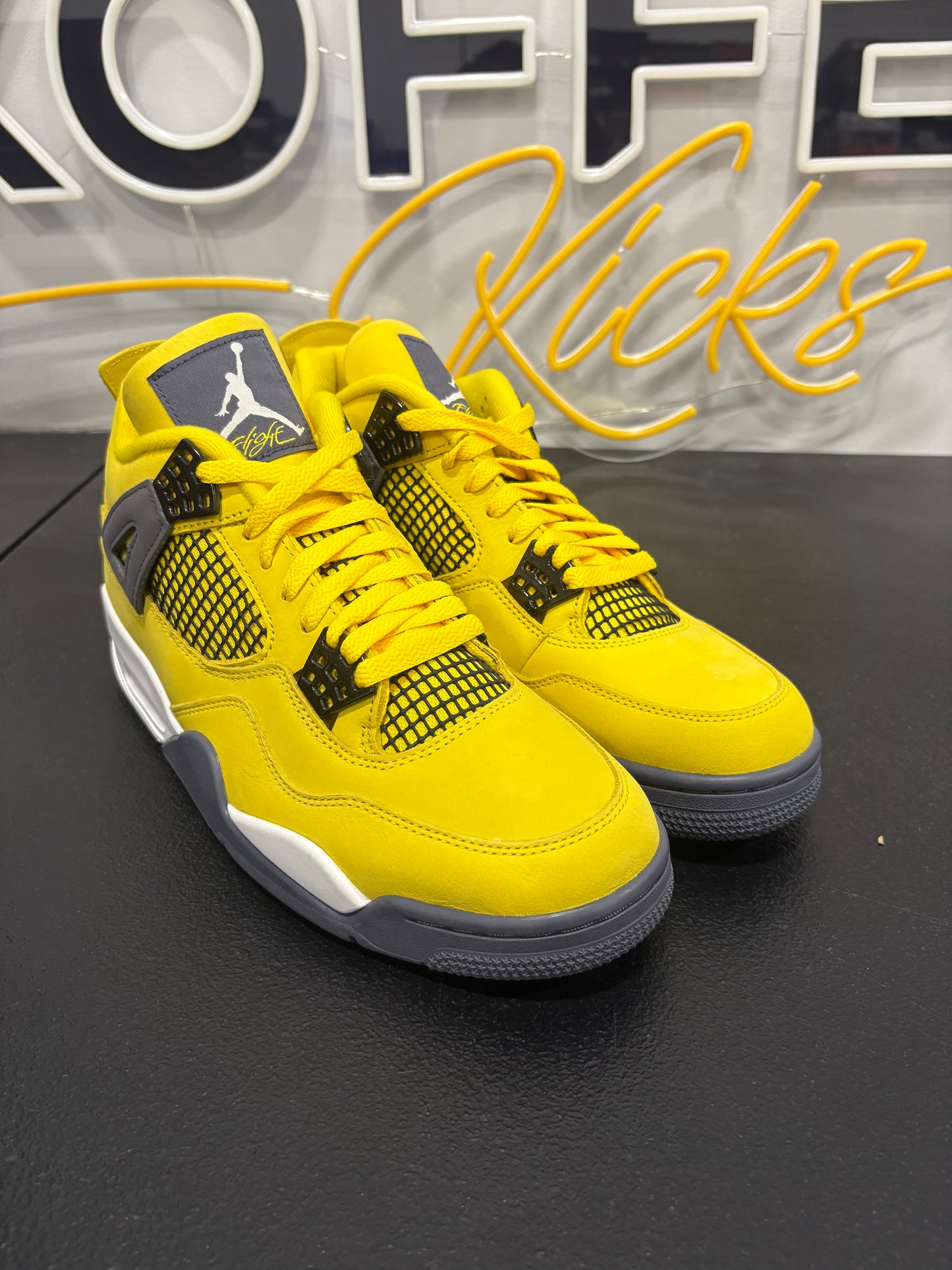 Jordan 4 Retro Lightning (2021)