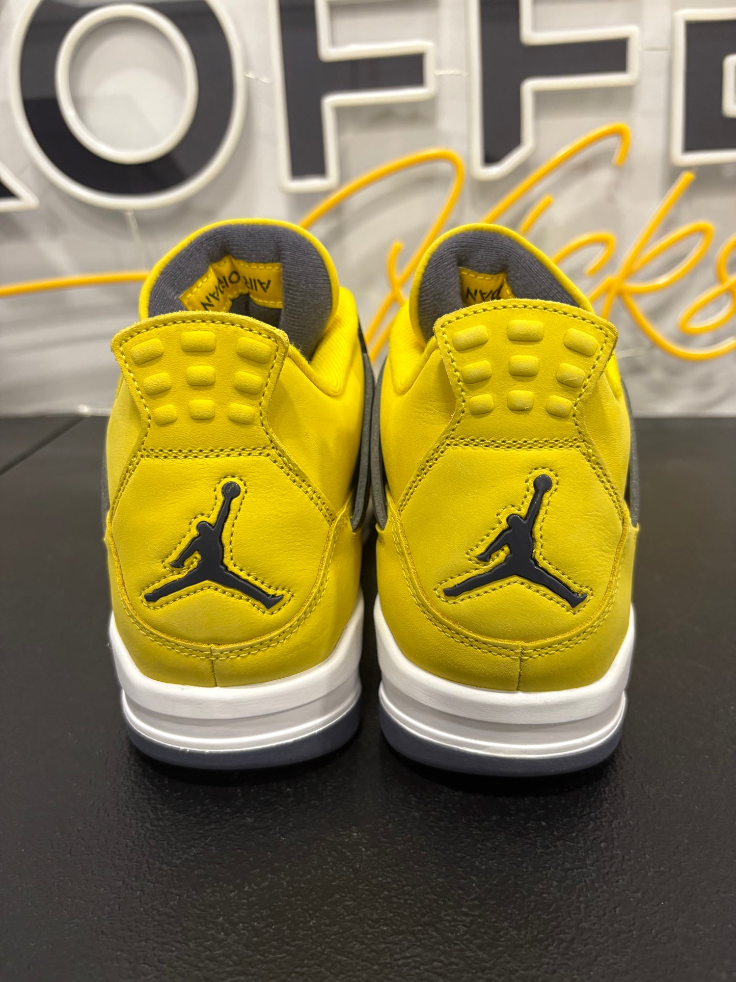 Jordan 4 Retro Lightning (2021)