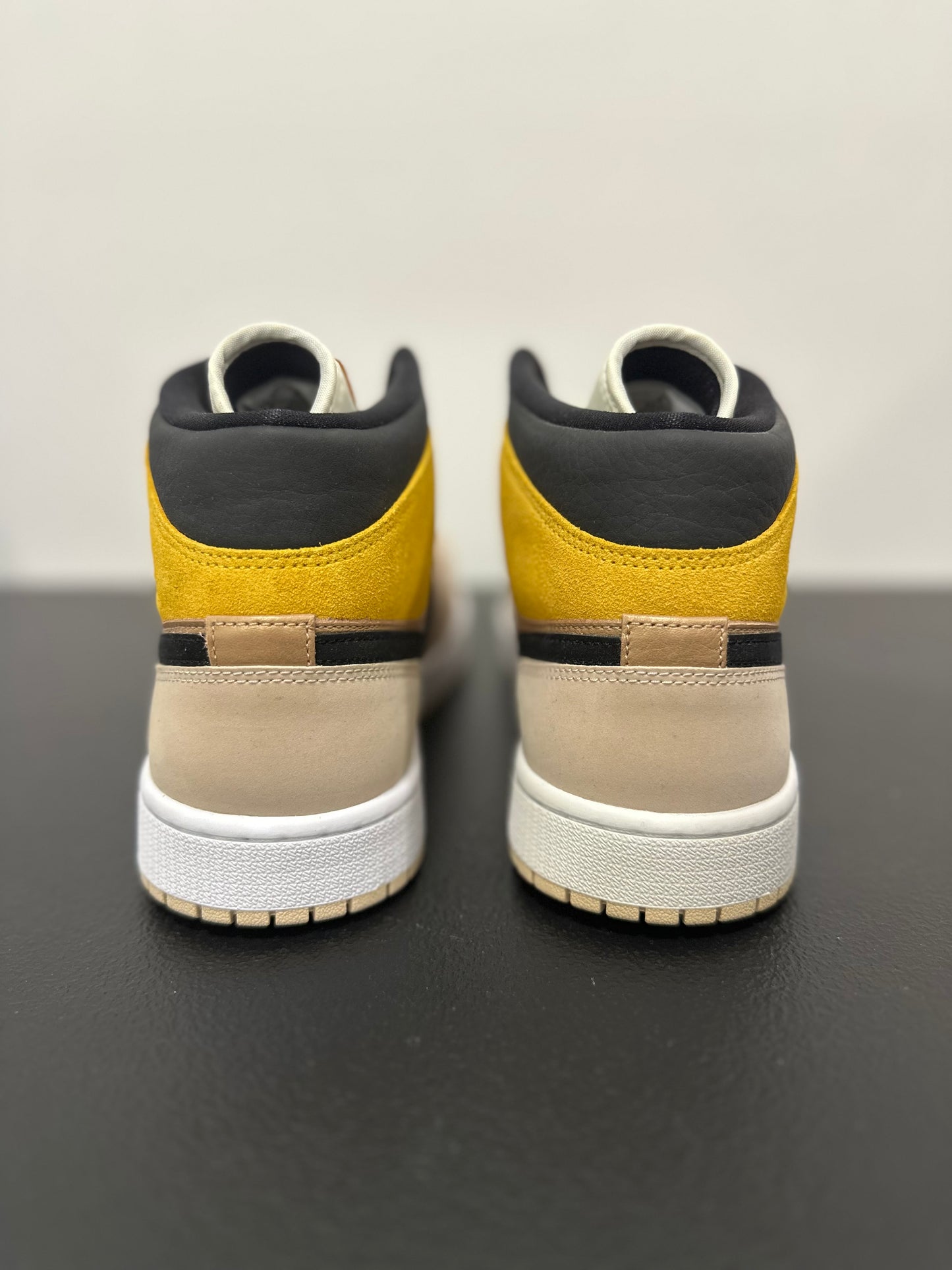 Jordan 1 Mid SE Particle Beige (Women's)