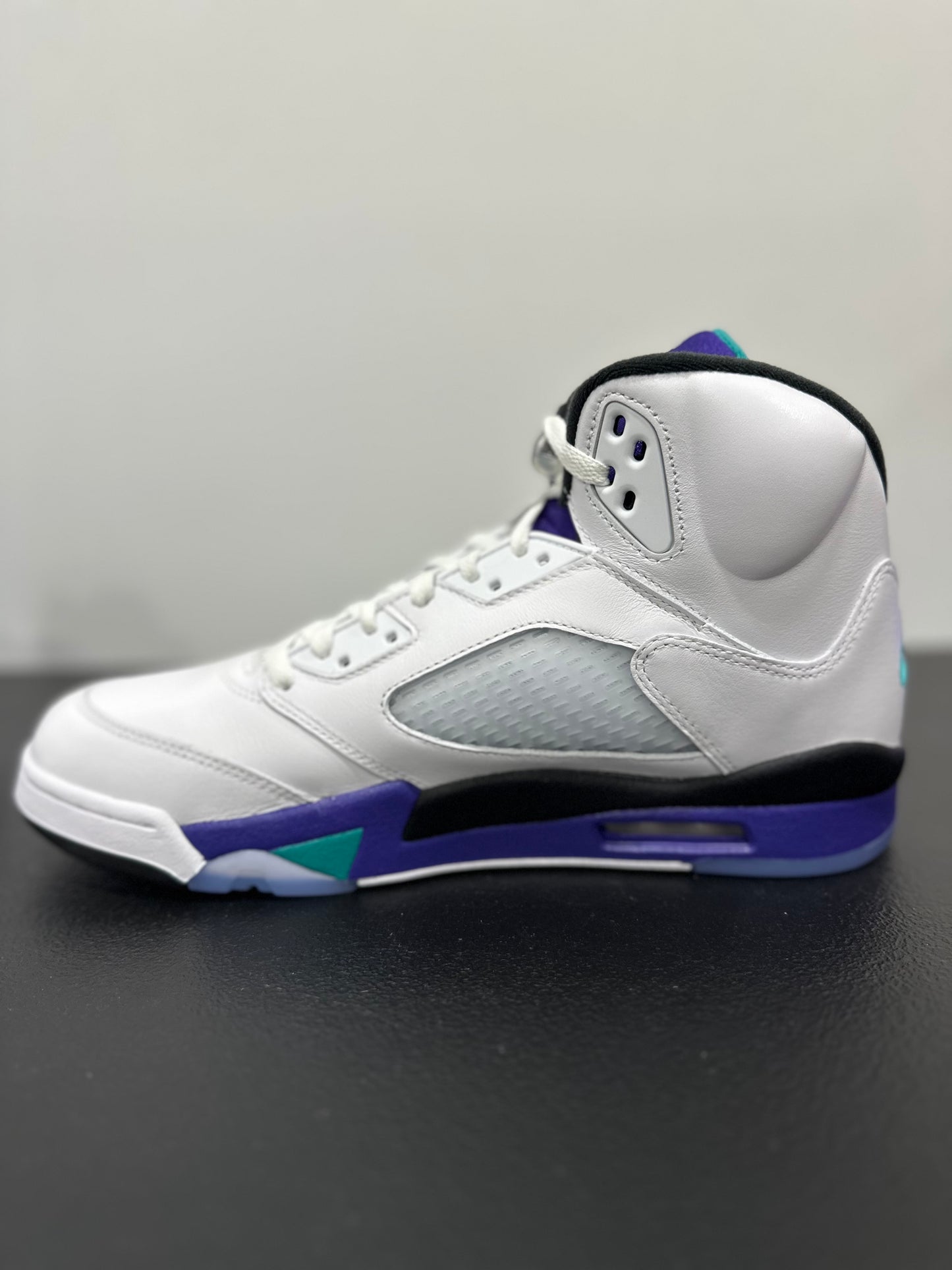 Jordan 5 Retro Grape (2025)