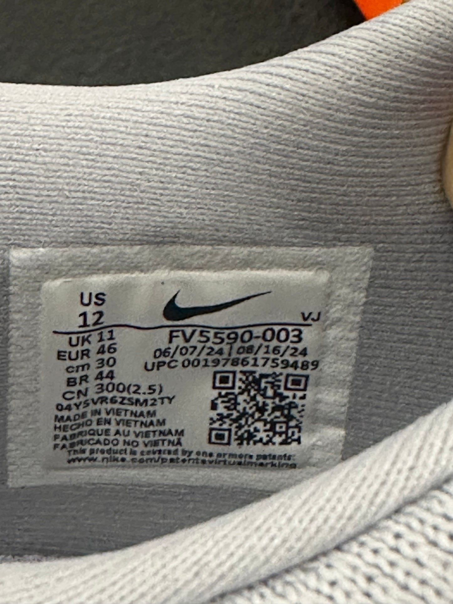 Nike Interact Run EasyOn Wolf Grey Safety Orange University Red White