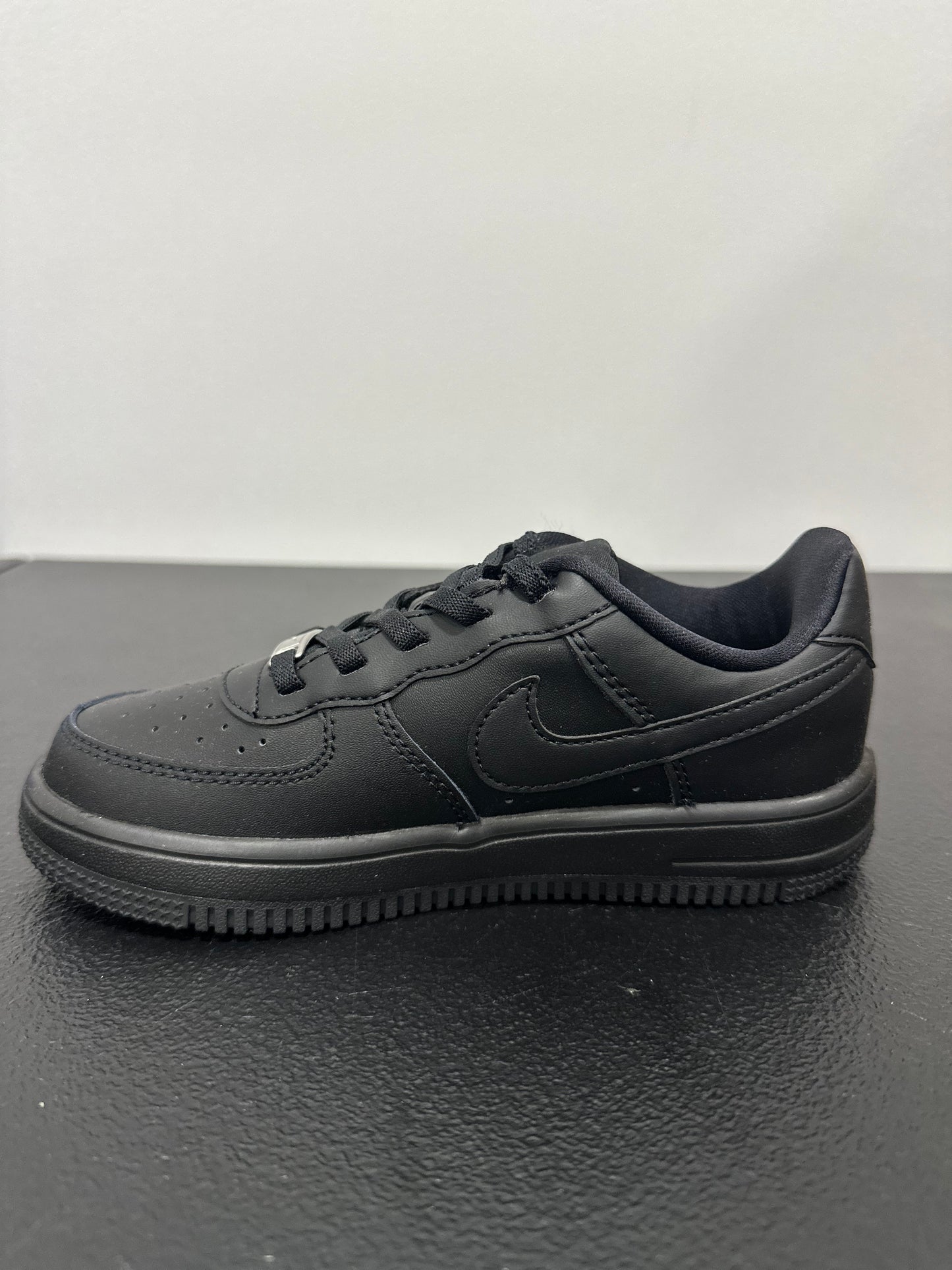 Nike Force 1 Low EasyOn Triple Black (PS)