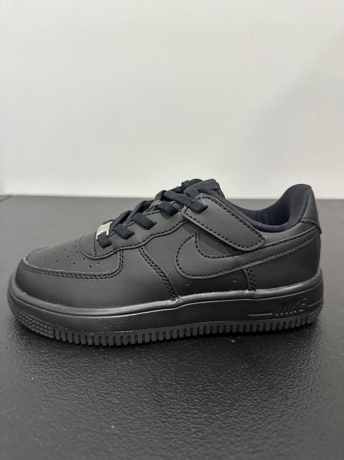 Nike Force 1 Low EasyOn Triple Black (PS)