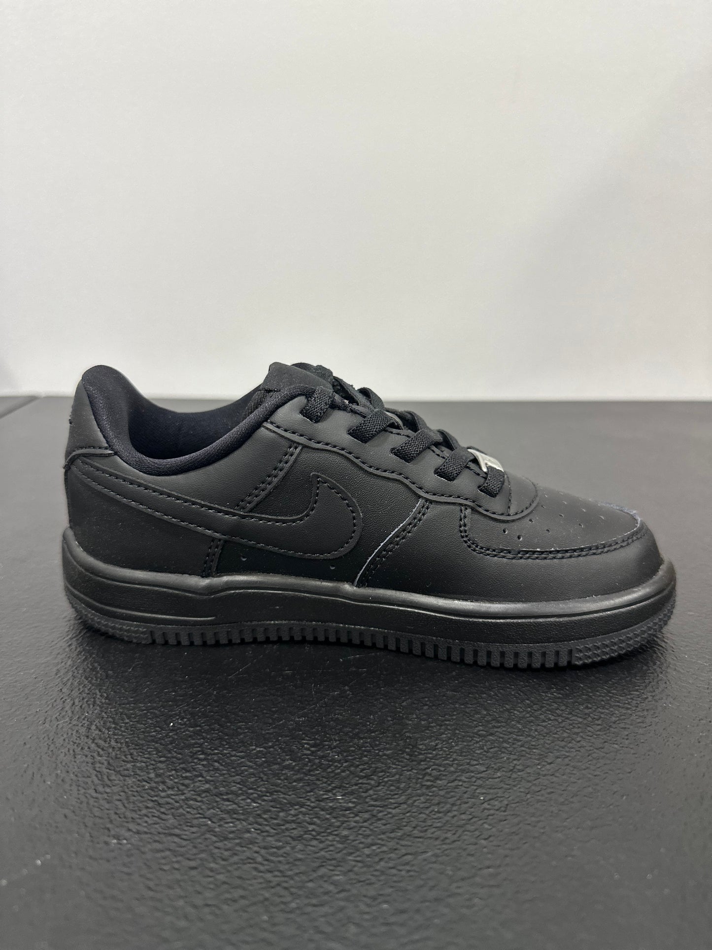Nike Force 1 Low EasyOn Triple Black (PS)