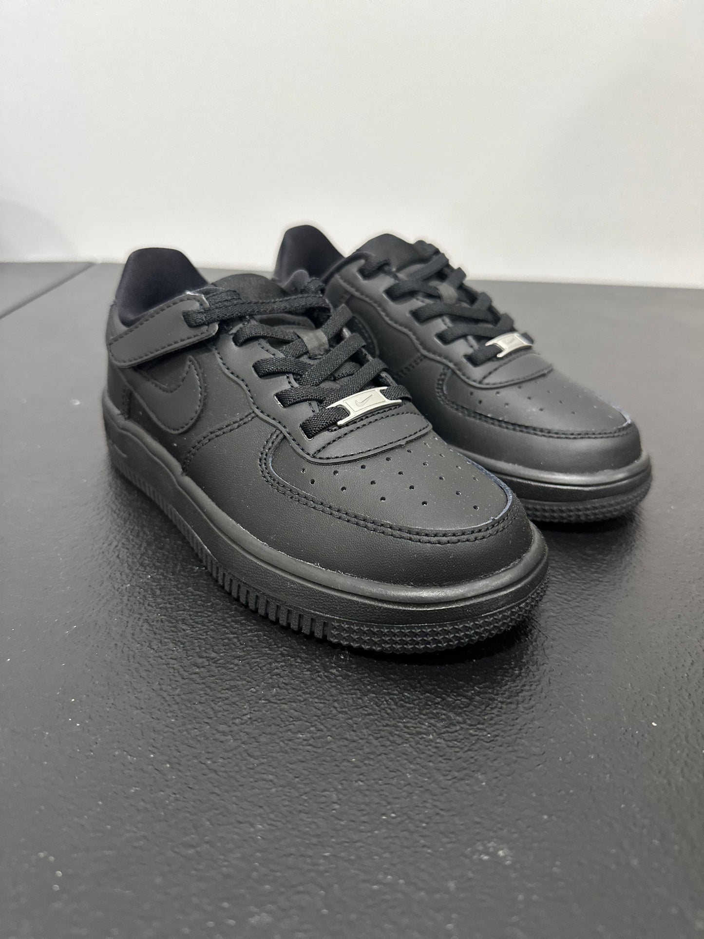 Nike Force 1 Low EasyOn Triple Black (PS)