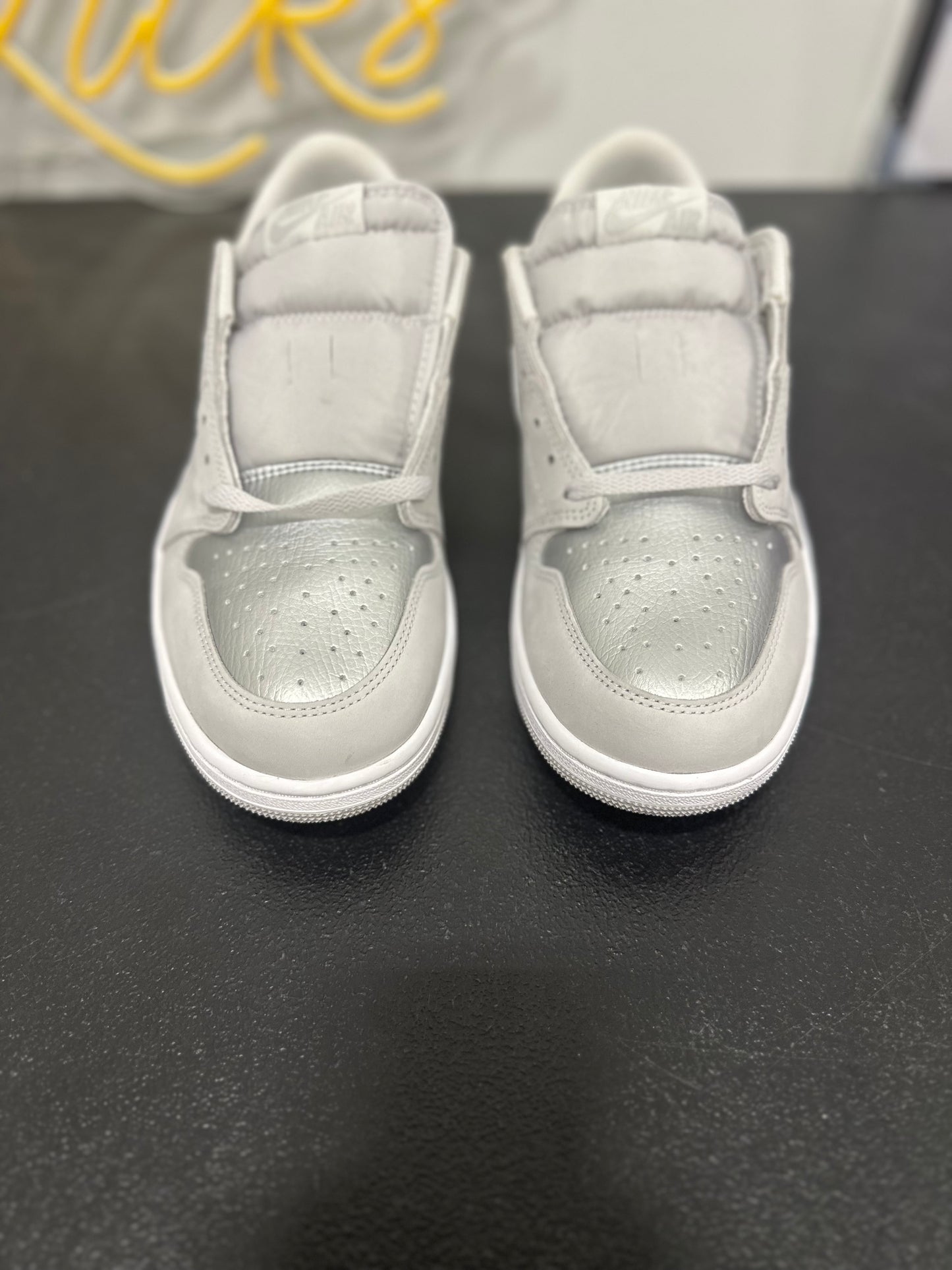 Jordan 1 Low OG Metallic Silver