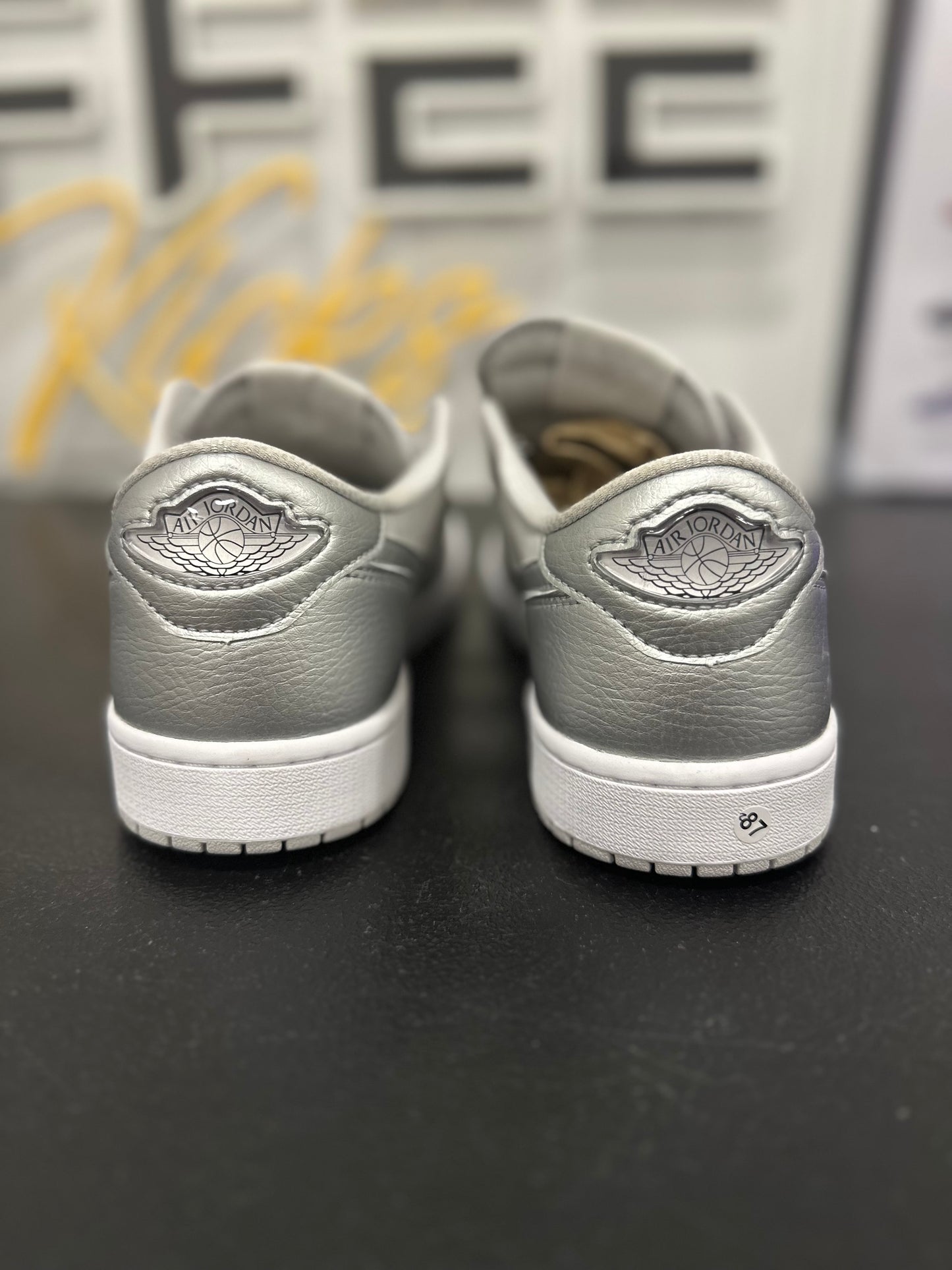 Jordan 1 Low OG Metallic Silver