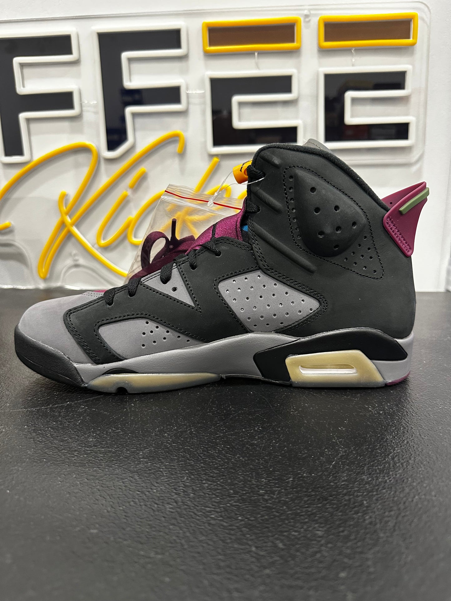 Jordan 6 Retro Bordeaux