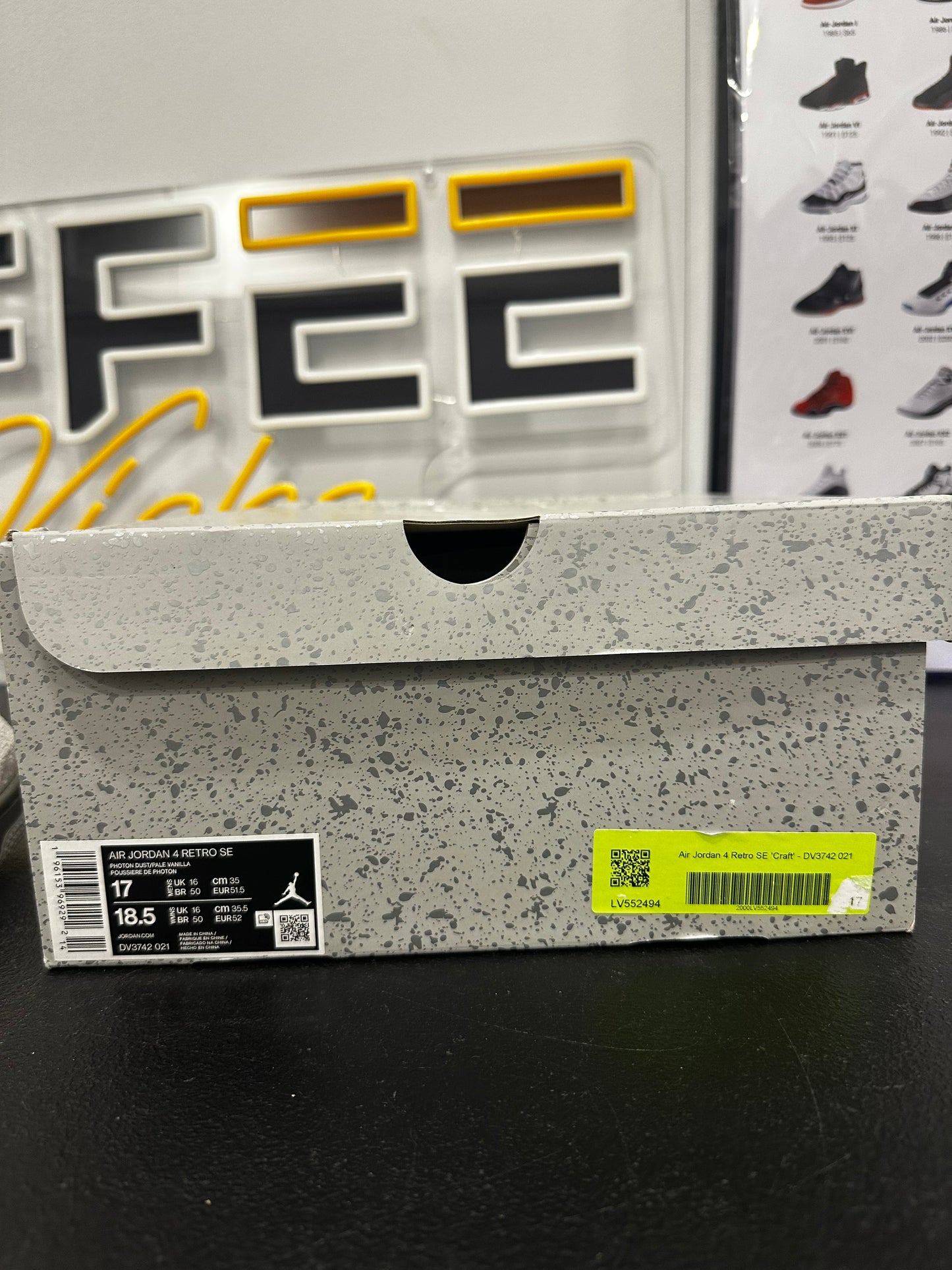 Jordan 4 Retro SE Craft Photon Dust