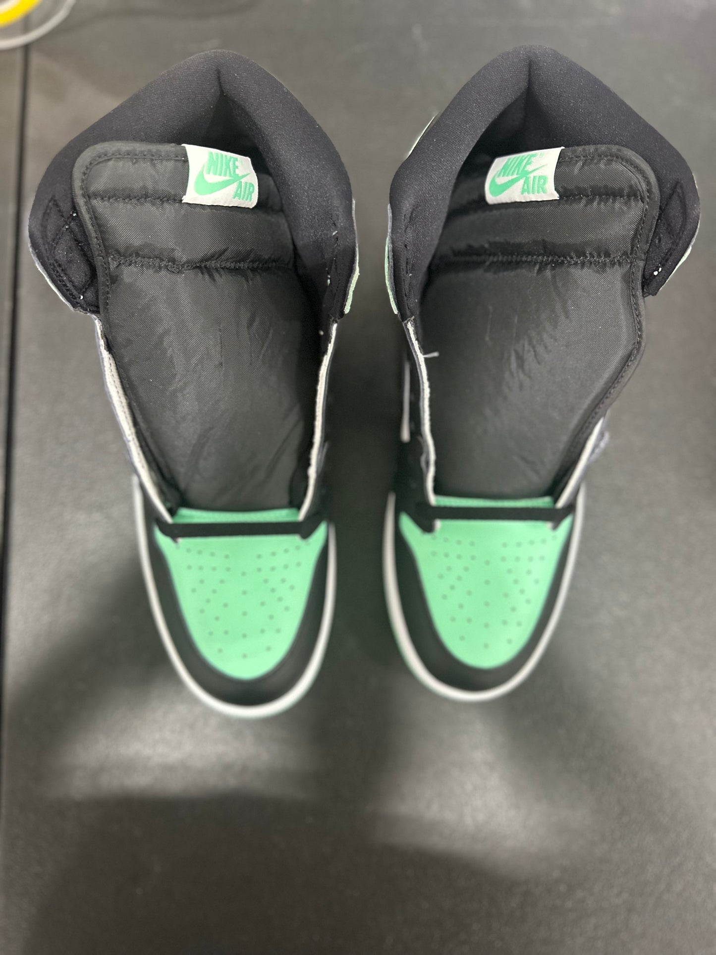 Jordan 1 Retro High OG Green Glow