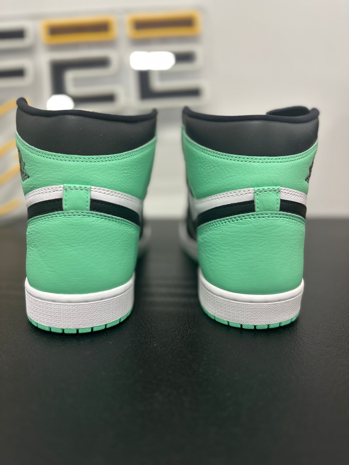 Jordan 1 Retro High OG Green Glow