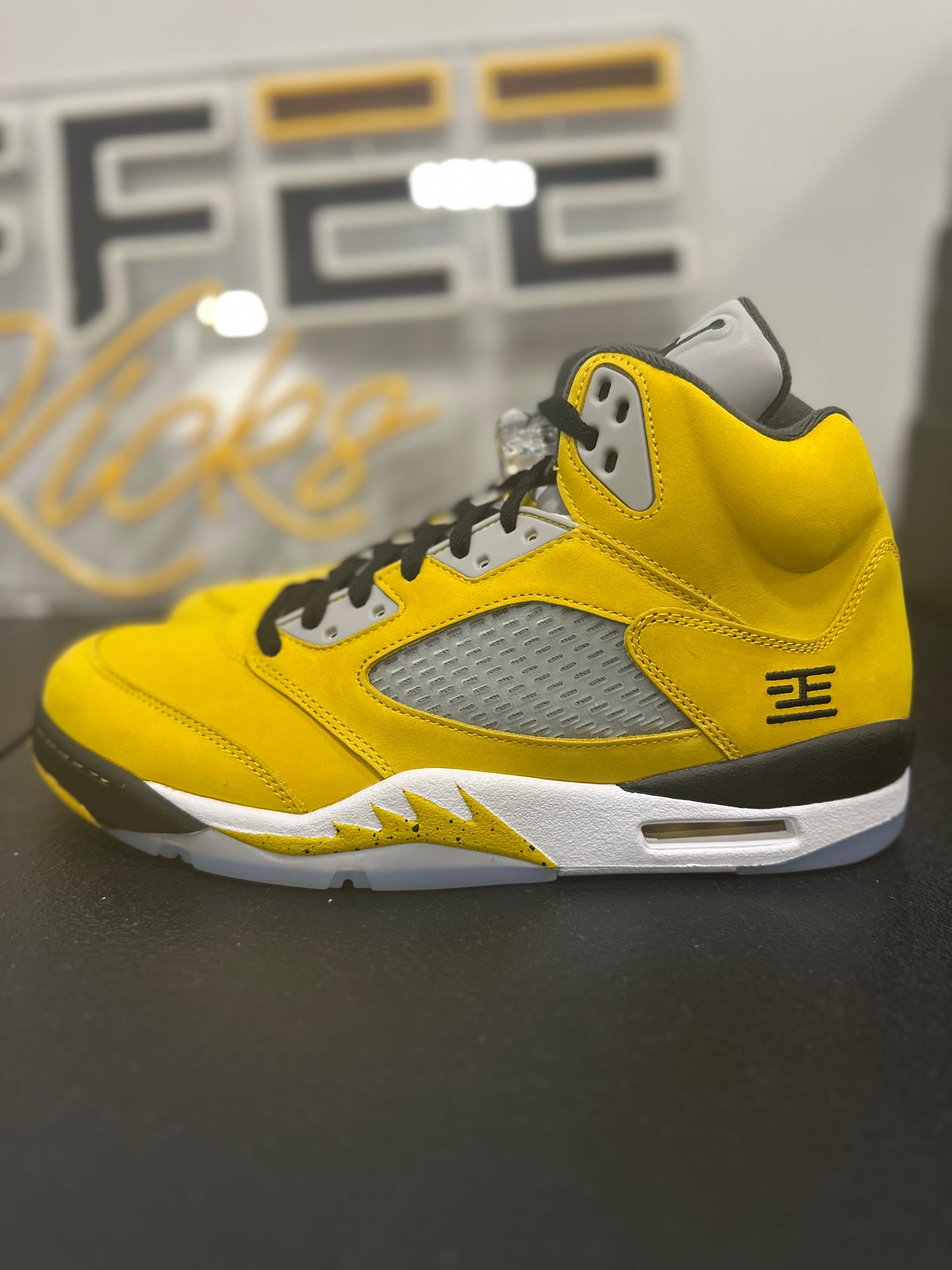 Jordan 5 Retro Tokyo T23 (2025)