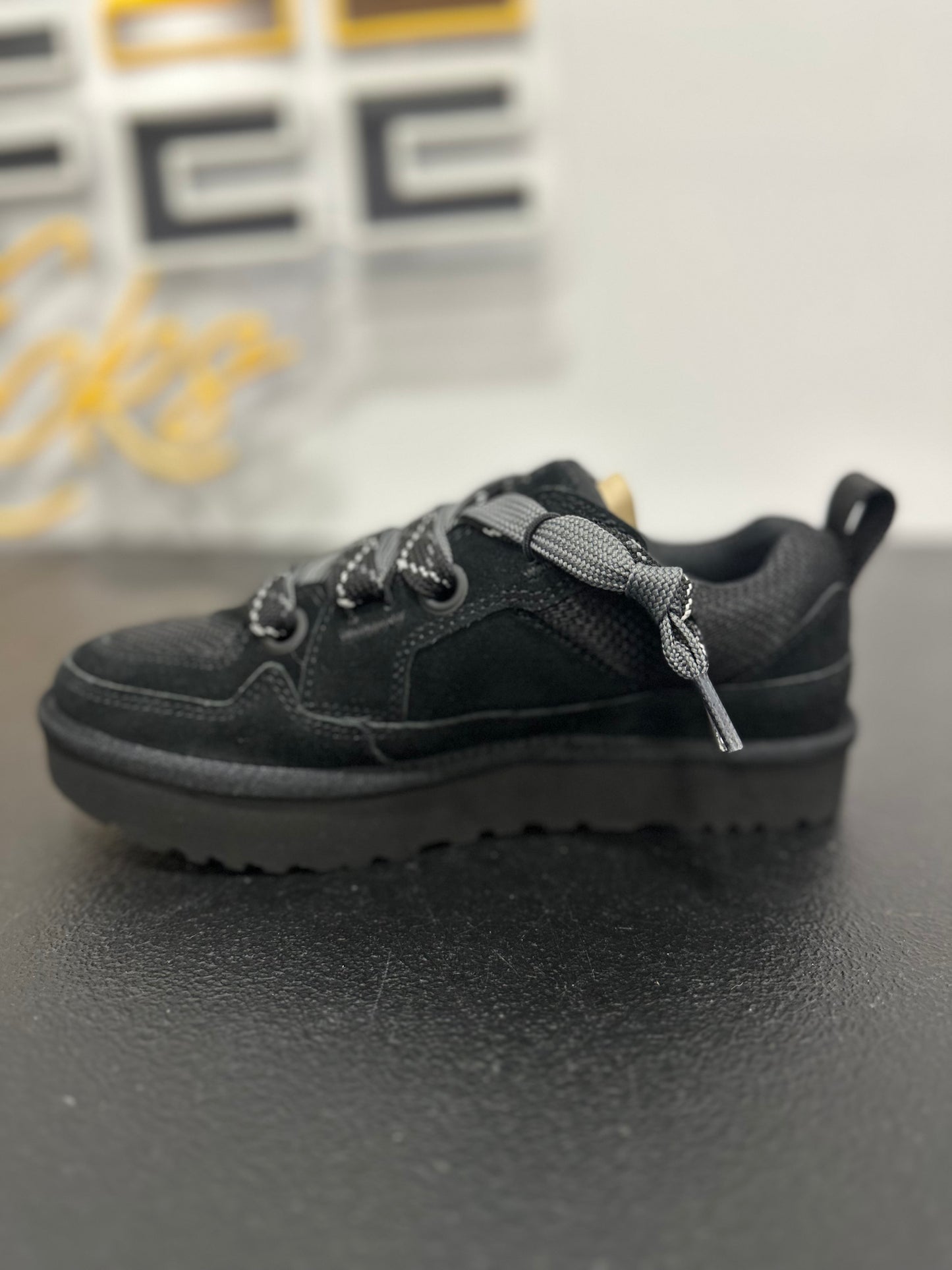 UGG Lowmel Lo Black (Women's)