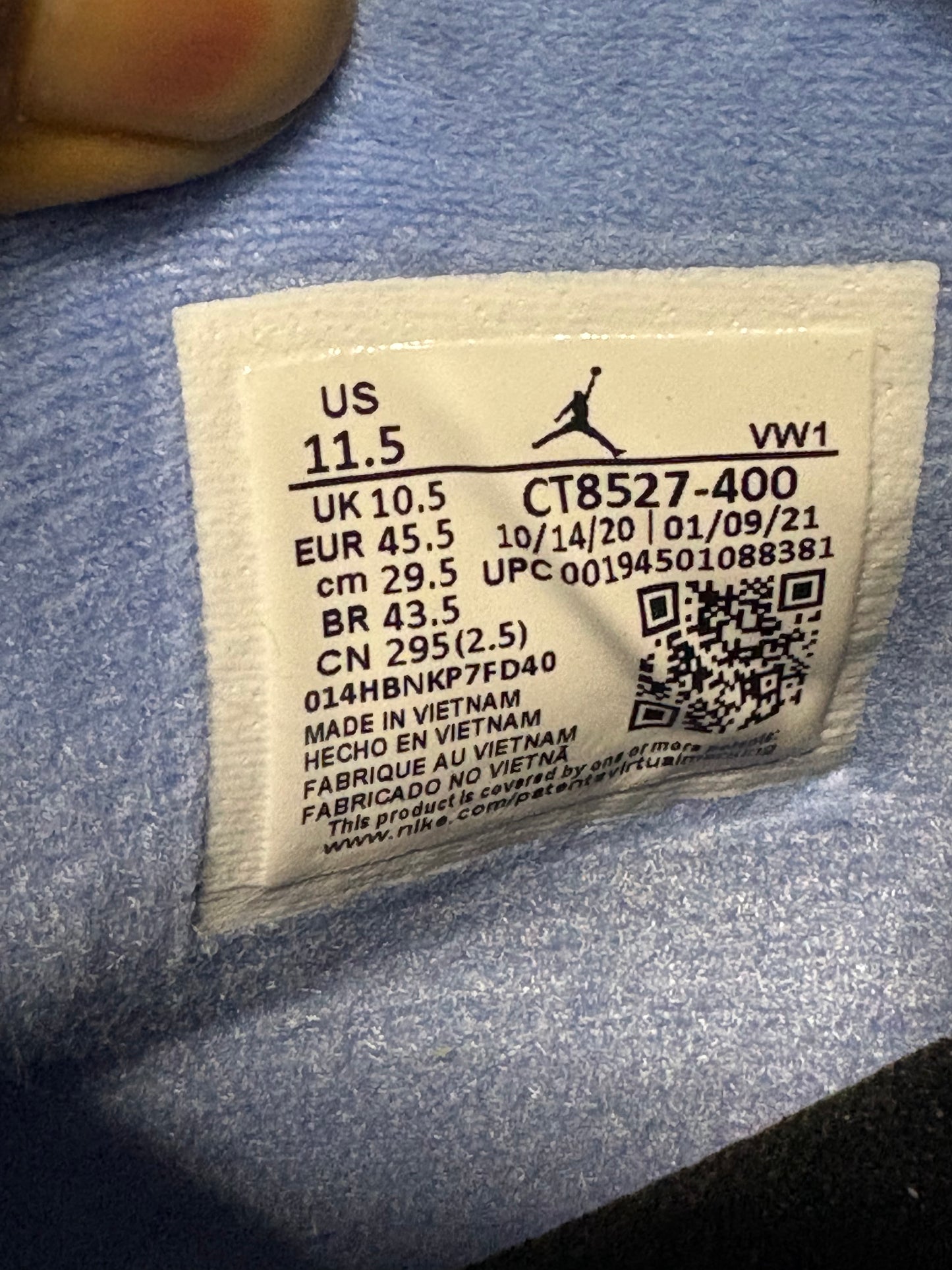 Jordan 4 Retro University Blue