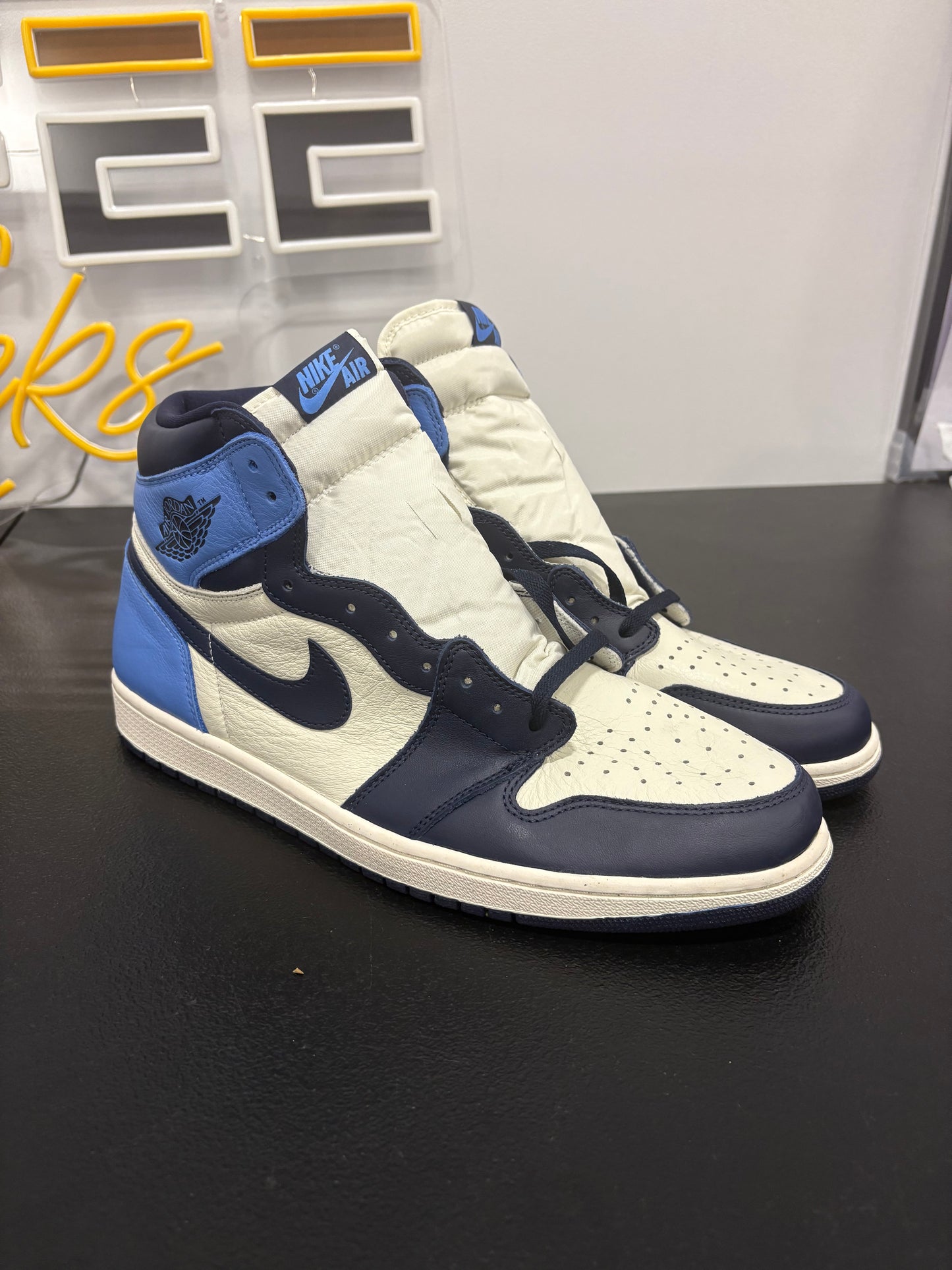 Jordan 1 Retro High Obsidian
