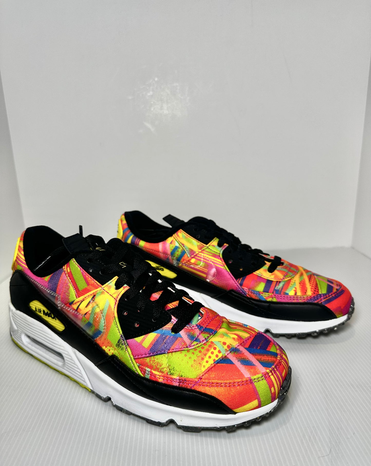 Preowned - Nike Air Max 90/LHM "Familia" - Multi-color/Fire Pink/Black