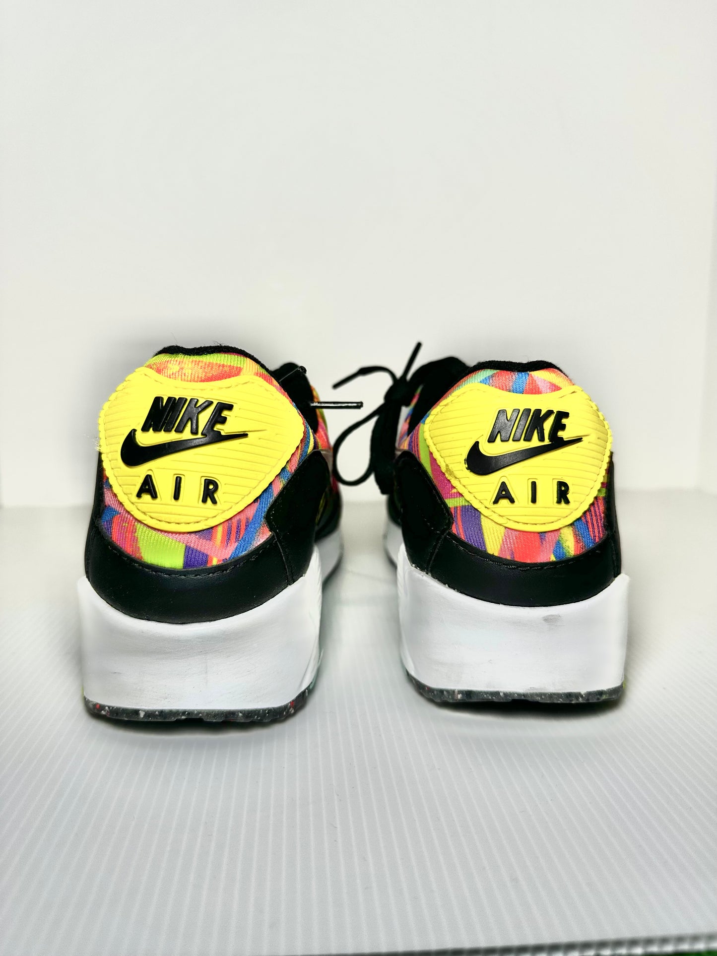 Preowned - Nike Air Max 90/LHM "Familia" - Multi-color/Fire Pink/Black