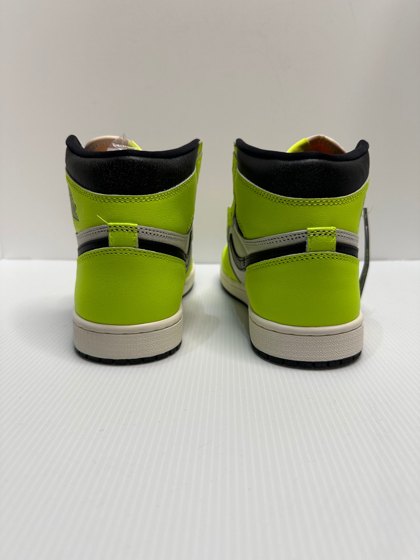Air Jordan 1 Retro High OG Visionaire - Volt/Black/Sail