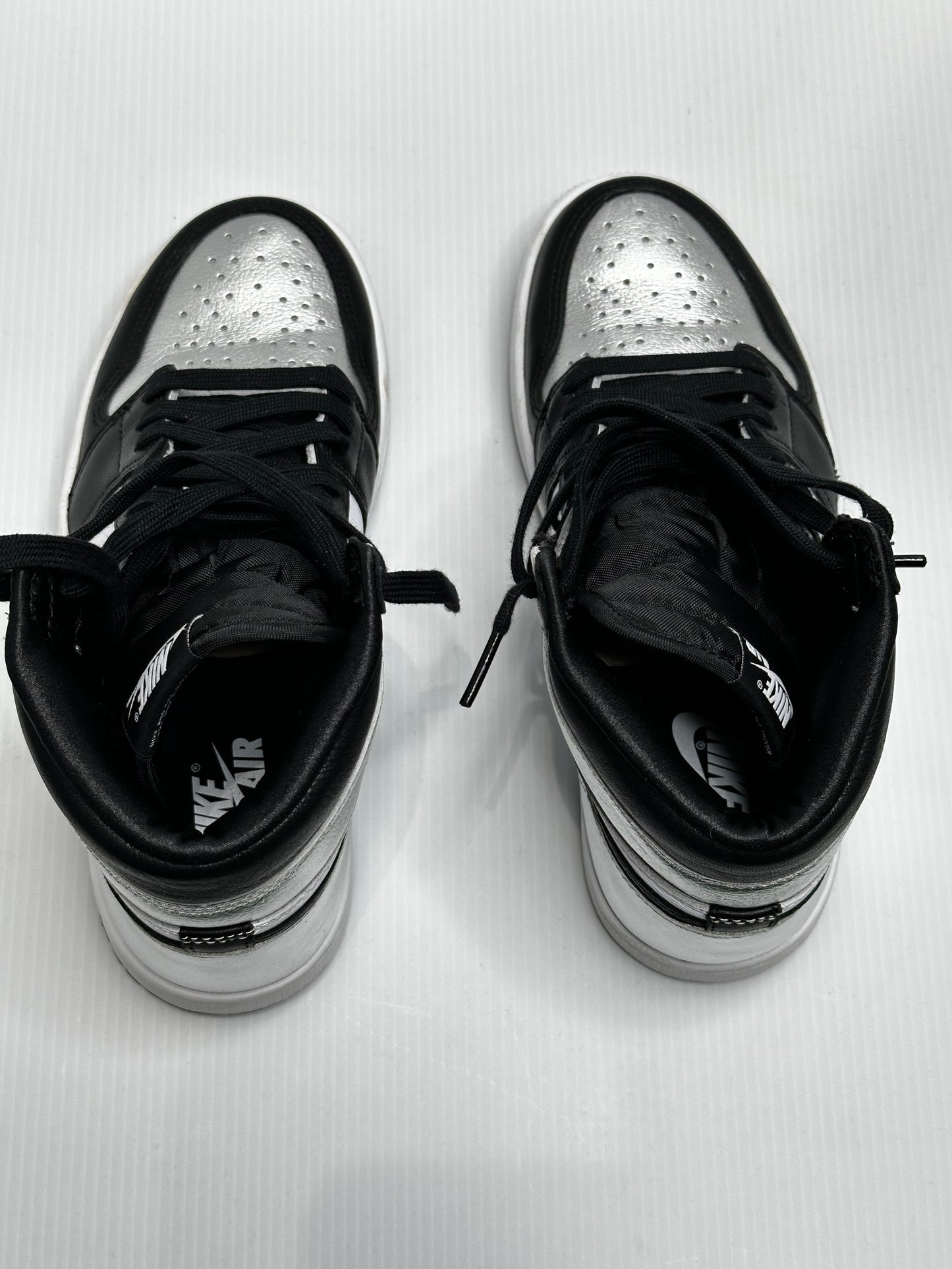 Preowned - Jordan 1 Retro High Silver Toe - Silver/Black