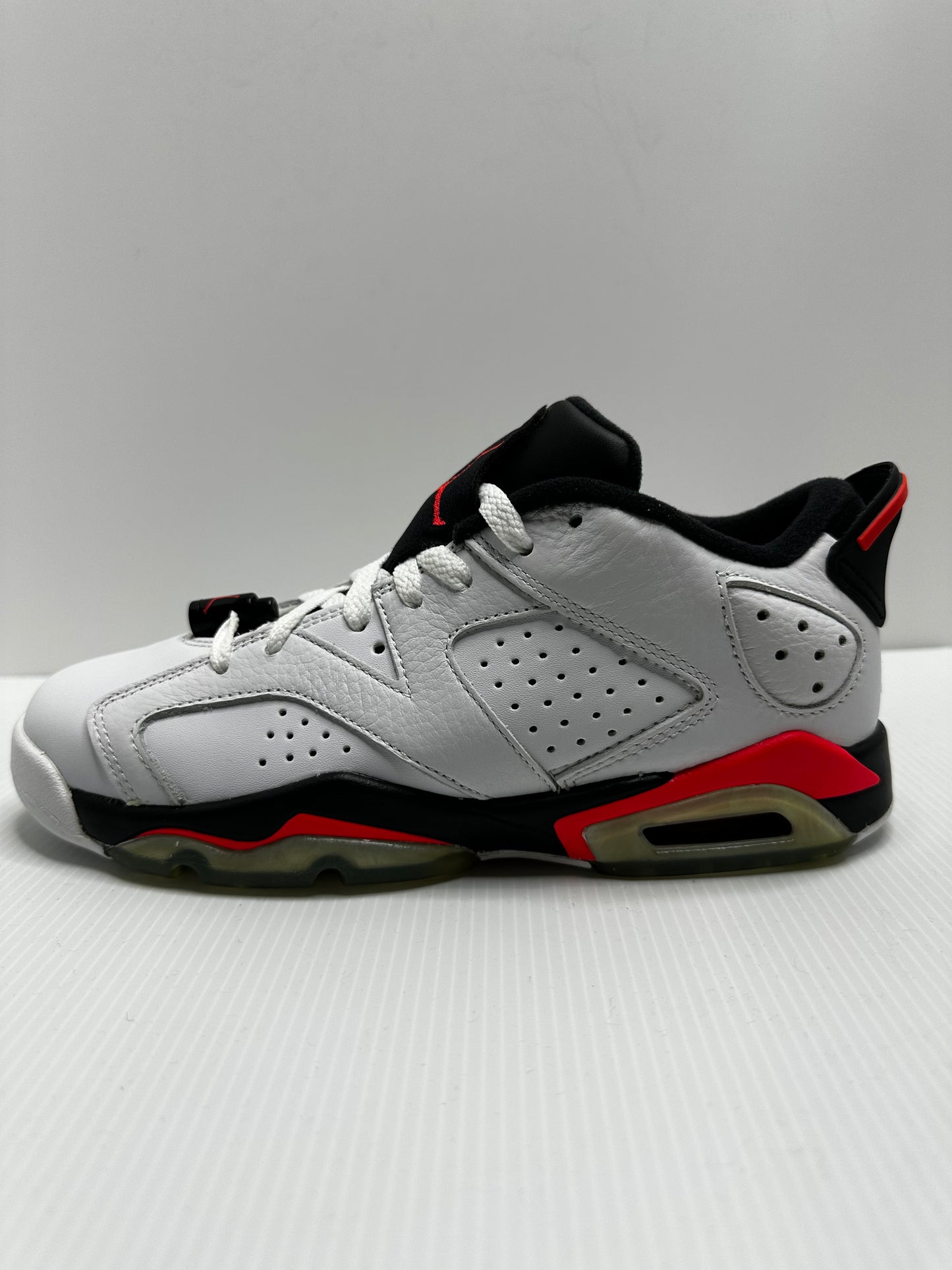 Jordan 6 Retro Low White Infrared 23 Black (GS) - Silver/Red