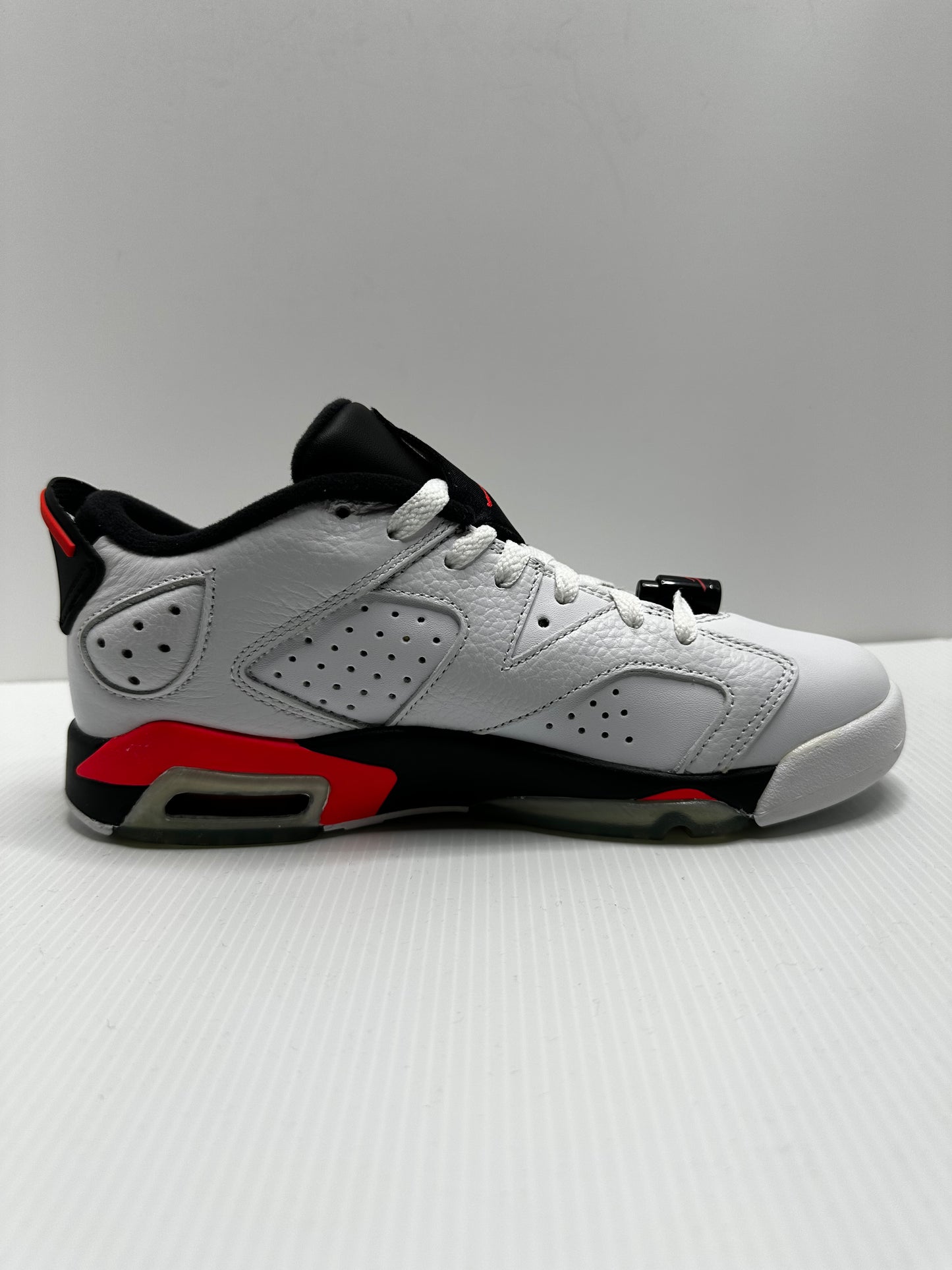 Jordan 6 Retro Low White Infrared 23 Black (GS) - Silver/Red