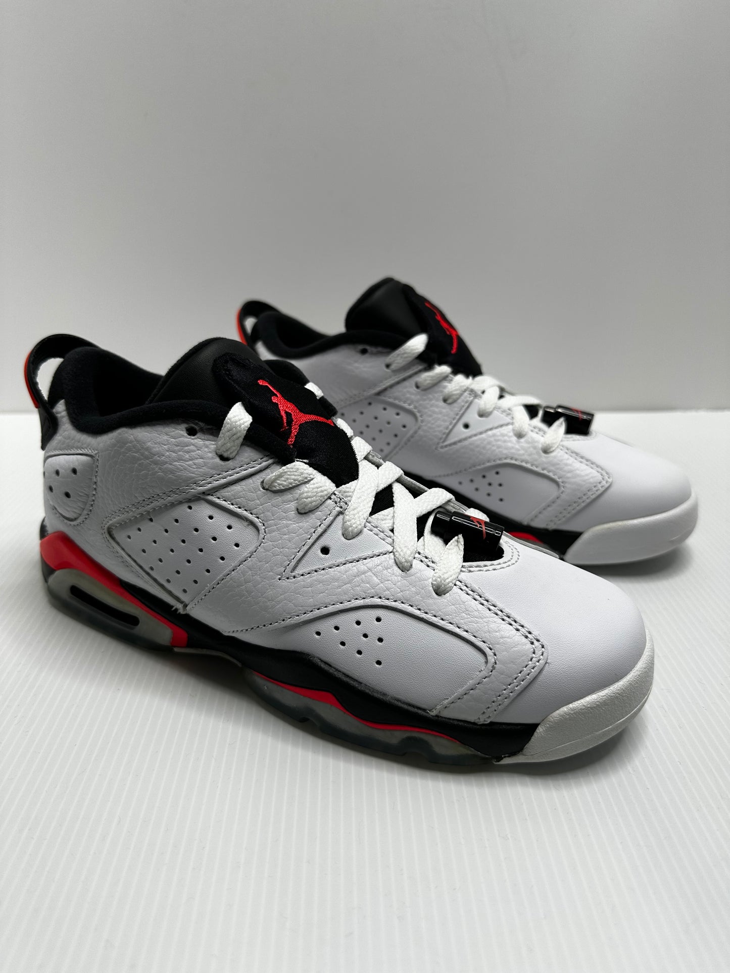Jordan 6 Retro Low White Infrared 23 Black (GS) - Silver/Red