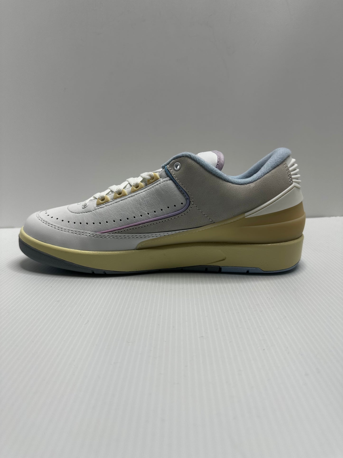 Air Jordan 2 Low (Women's) 'Look, Up in the Air' - Summit White/Varsity Red/Ice Blue