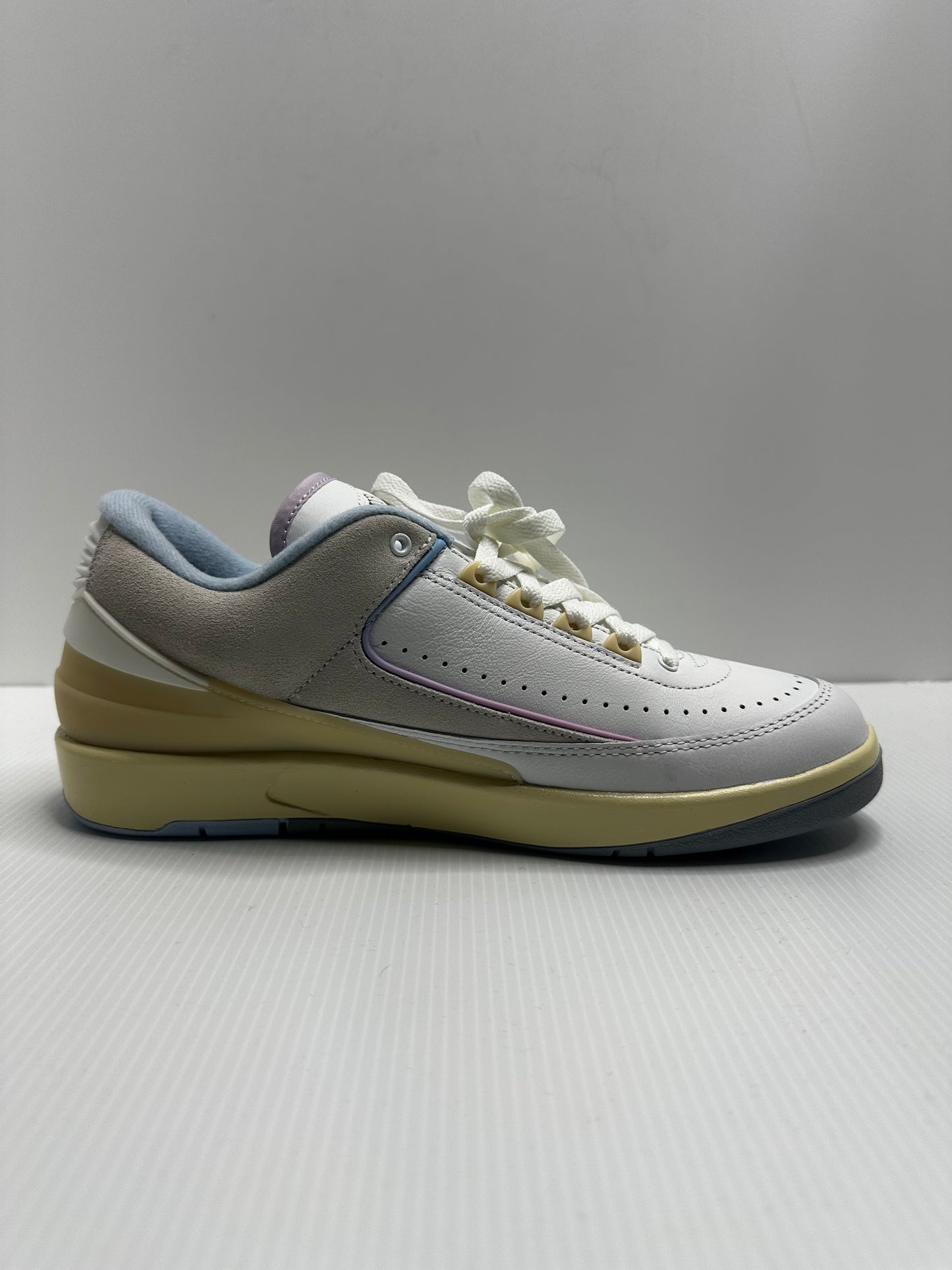 Air Jordan 2 Low (Women's) 'Look, Up in the Air' - Summit White/Varsity Red/Ice Blue