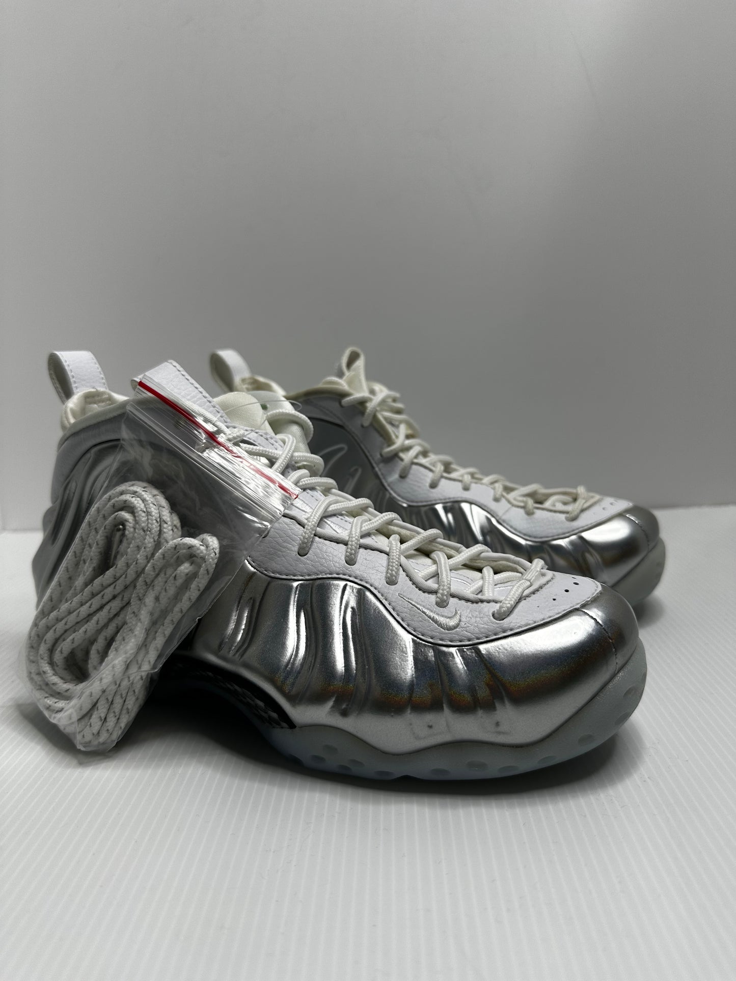 Nike Air Foamposite One - Chrome White