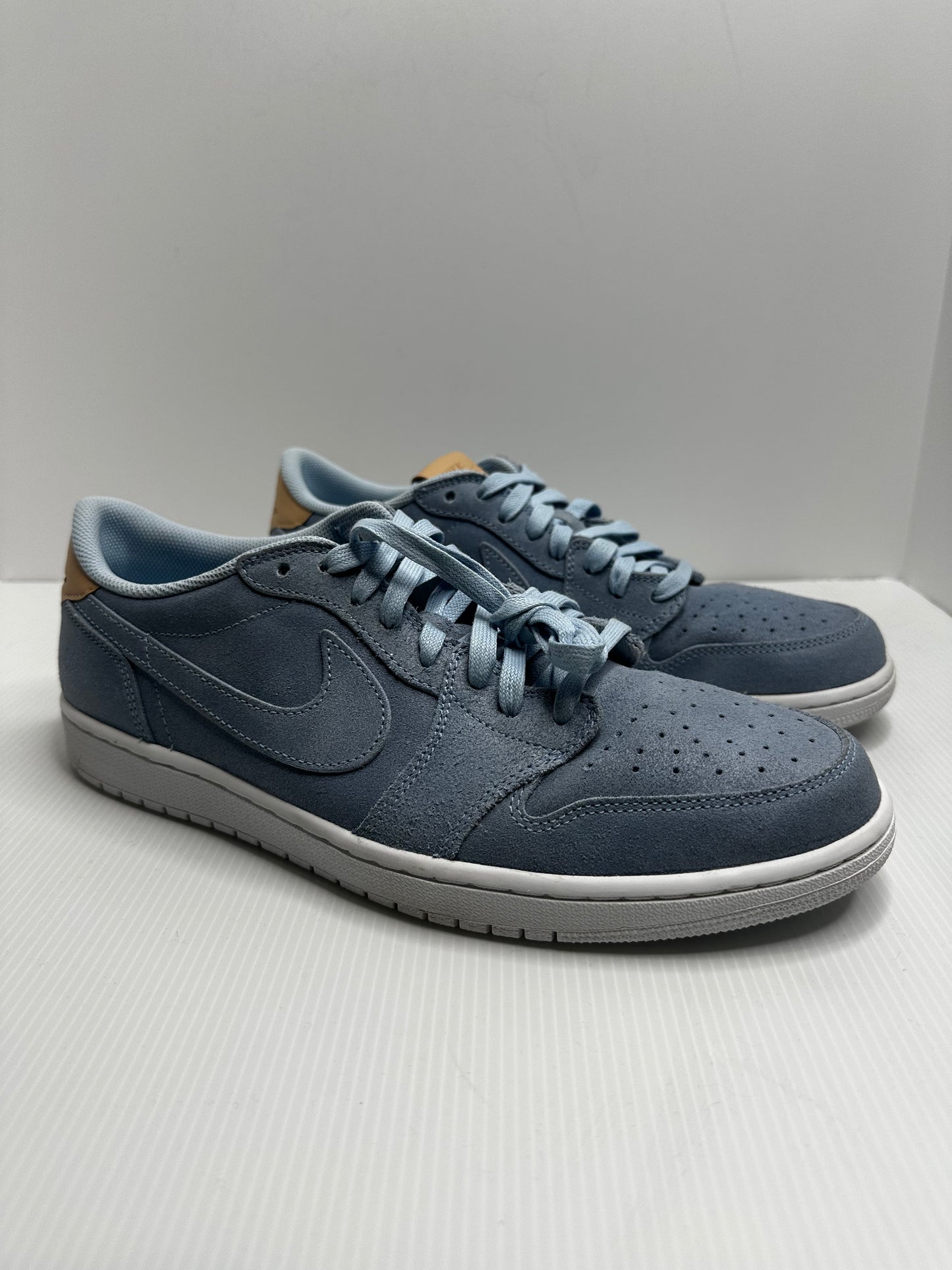 Preowned - Jordan 1 Retro Low OG "Ice Blue"