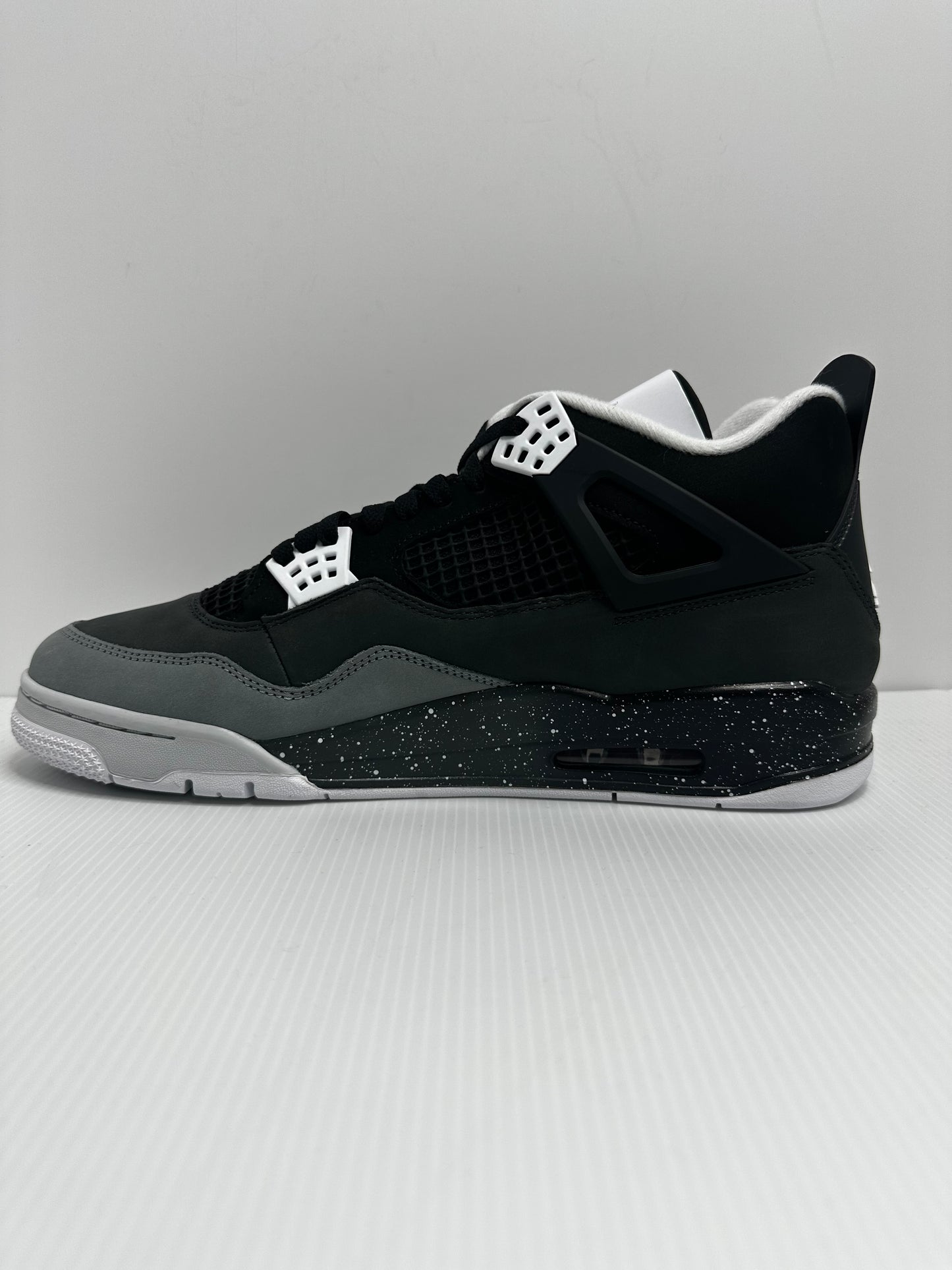 Jordan 4 Retro Fear (2024) - Black/Grey/White