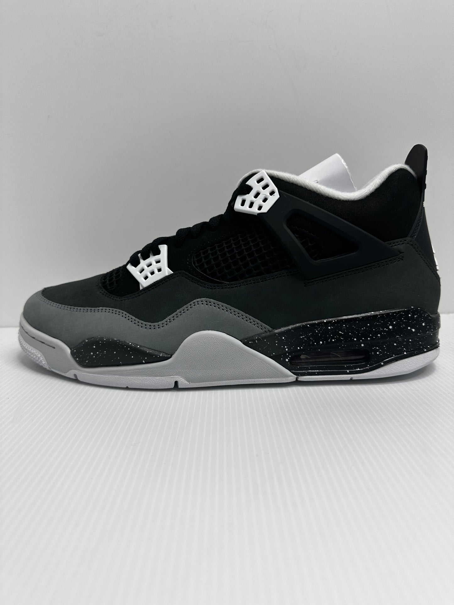 Jordan 4 Retro Fear (2024) - Black/Grey/White