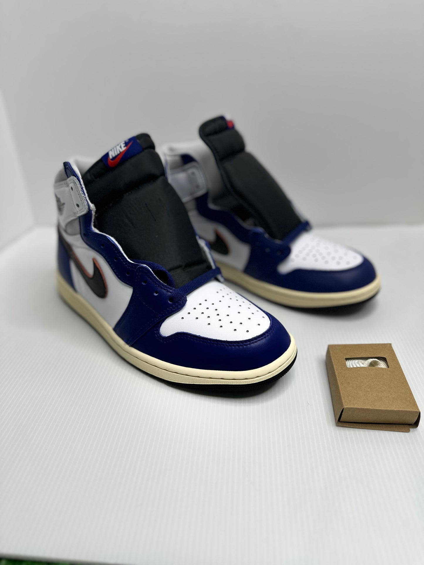 Air Jordan 1 Retro High OG 'Rare Air' - Deep Royal Blue