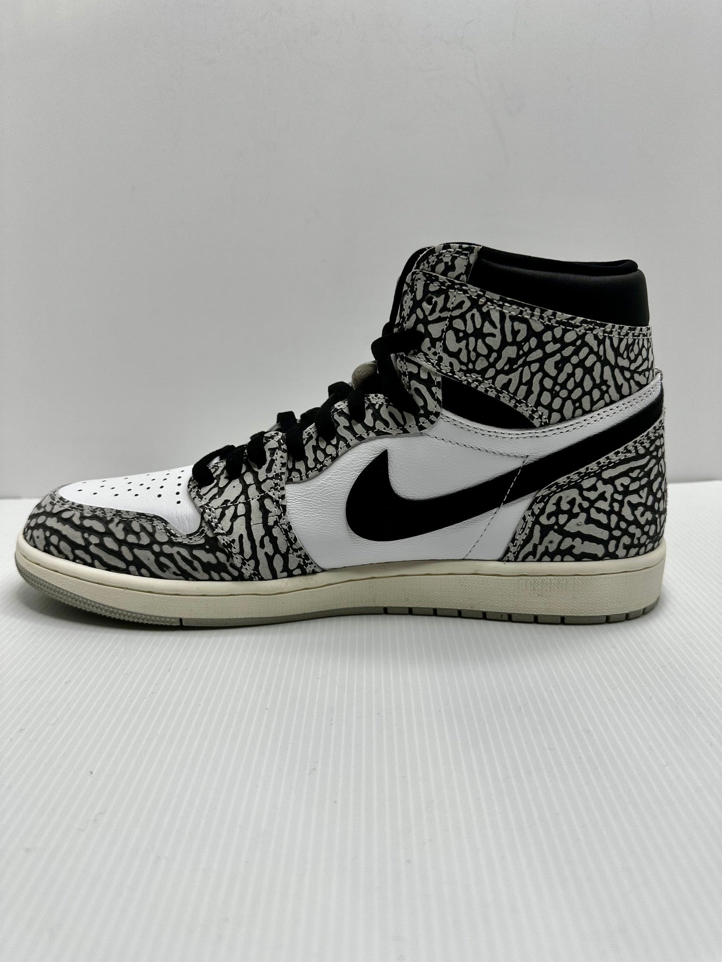 Preowned Jordan 1 Retro High OG White Cement