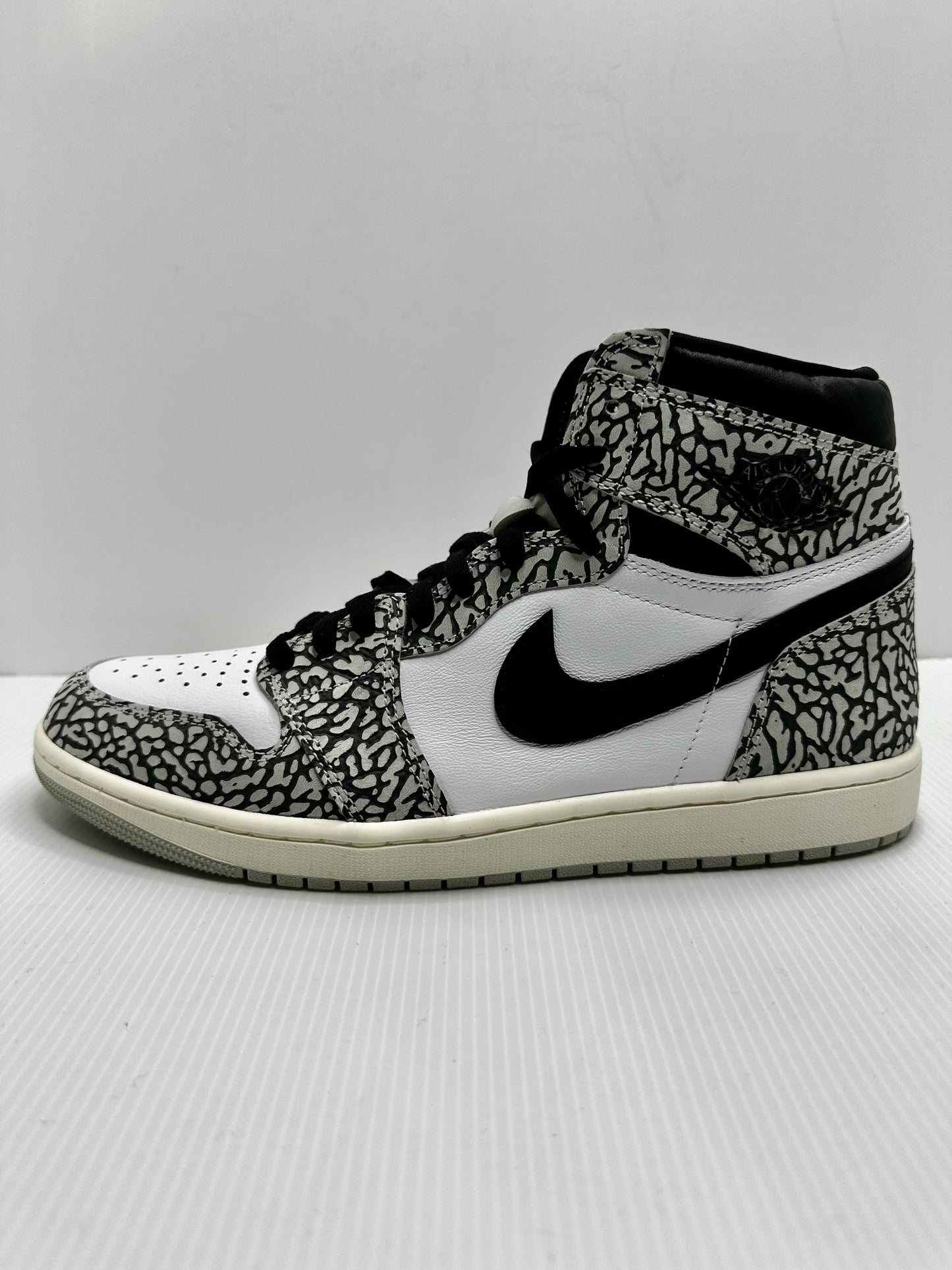 Preowned Jordan 1 Retro High OG White Cement