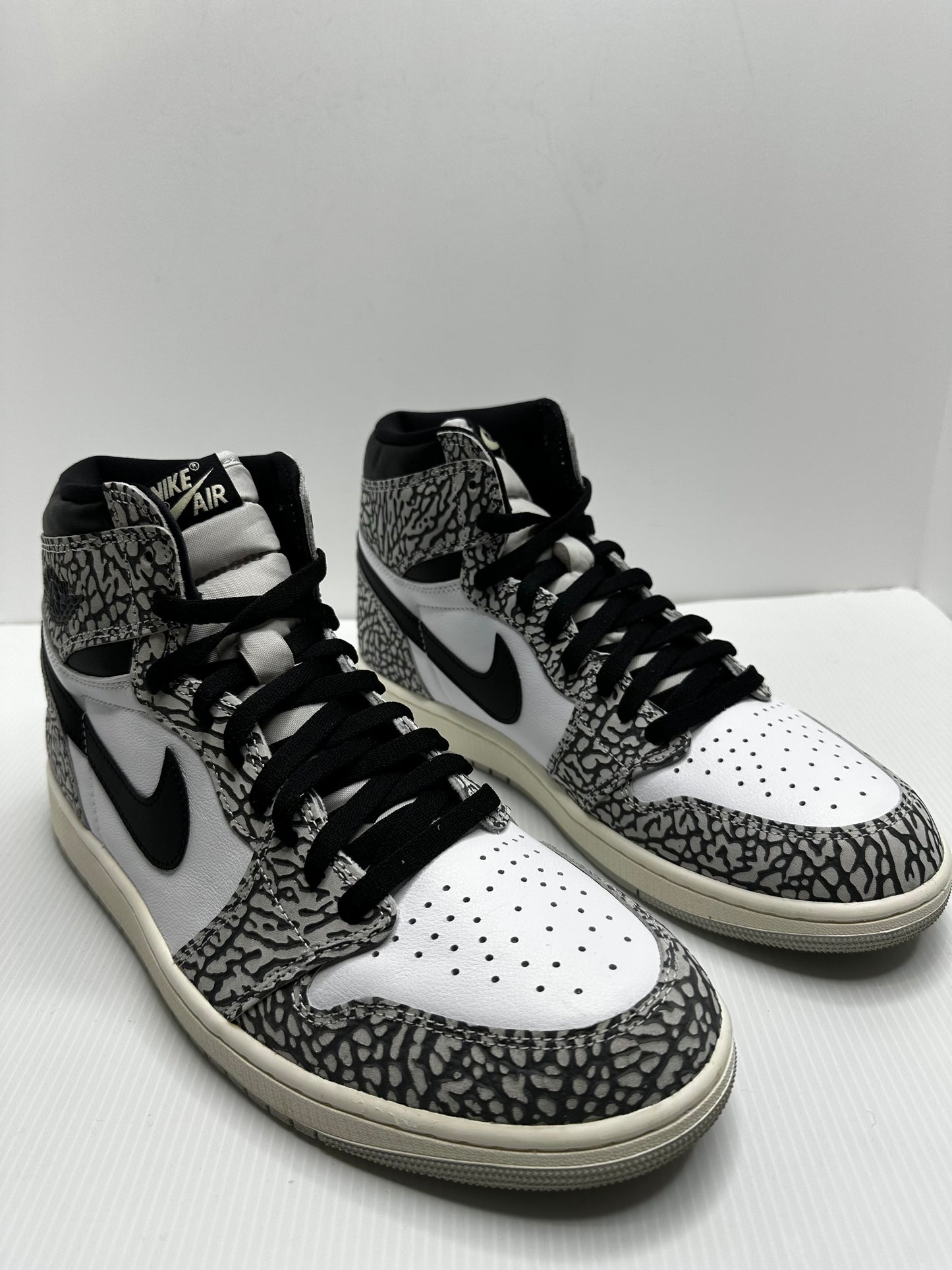 Preowned Jordan 1 Retro High OG White Cement