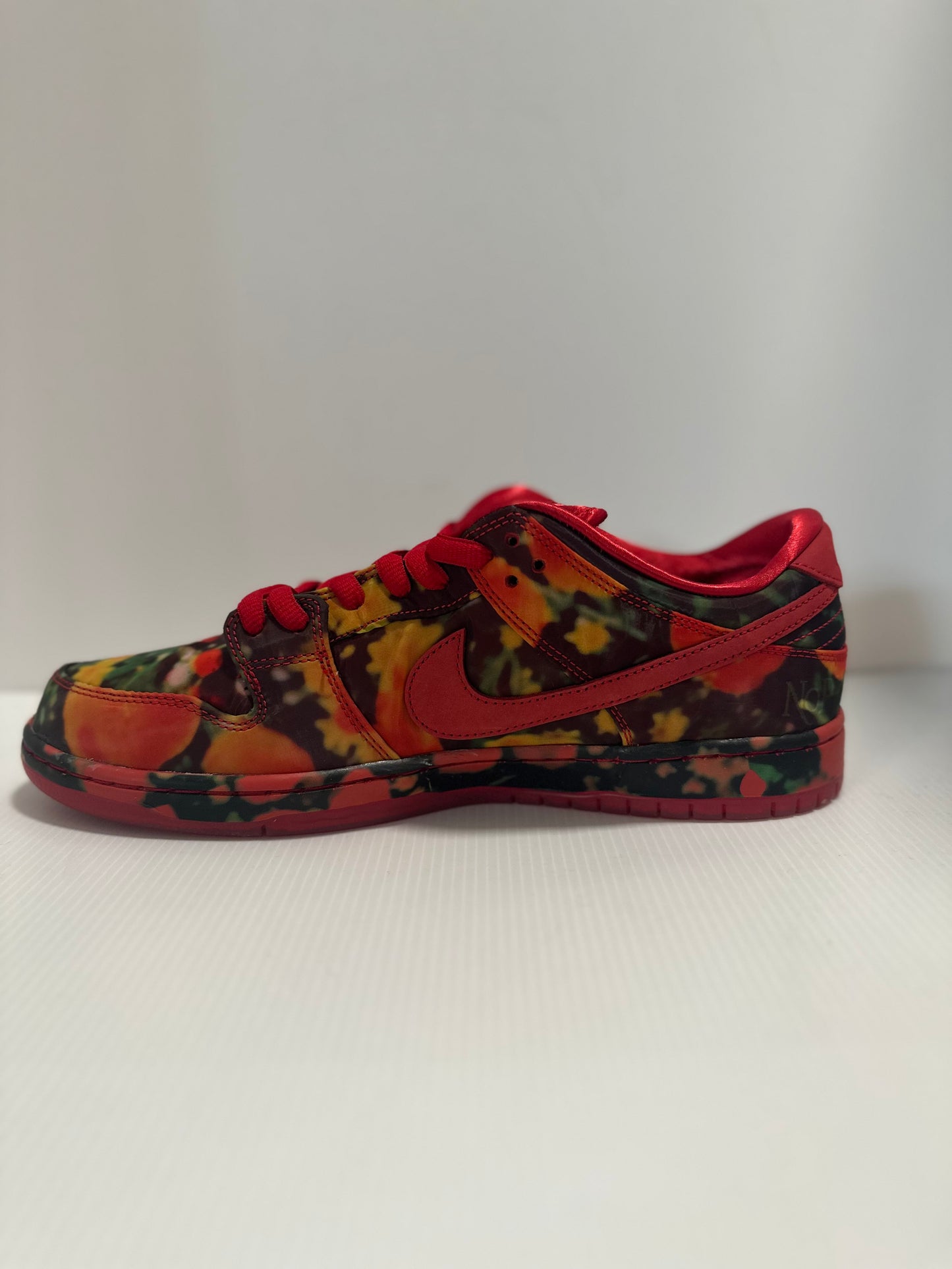Nike SB Dunk Low The Wizard of Oz Poppy Field