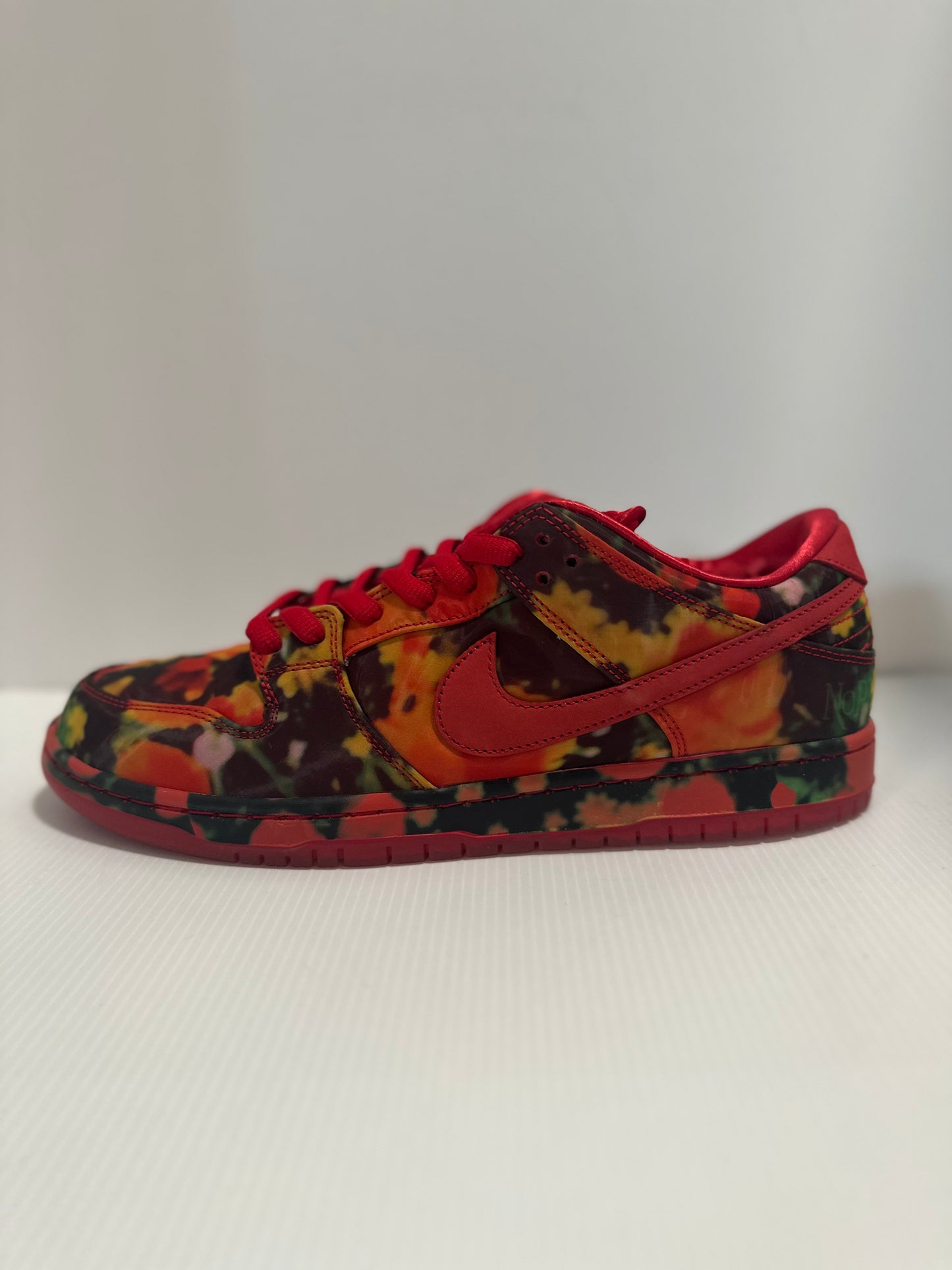 Nike SB Dunk Low The Wizard of Oz Poppy Field