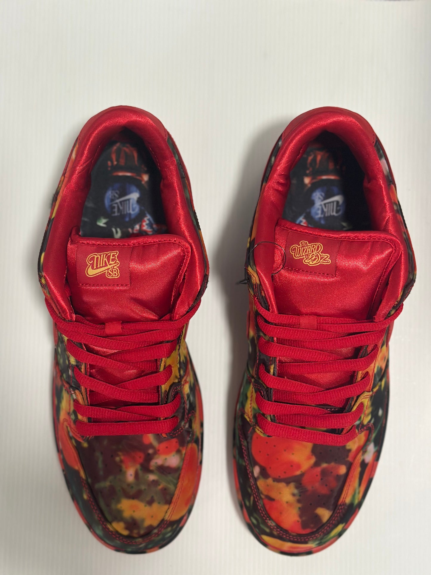 Nike SB Dunk Low The Wizard of Oz Poppy Field
