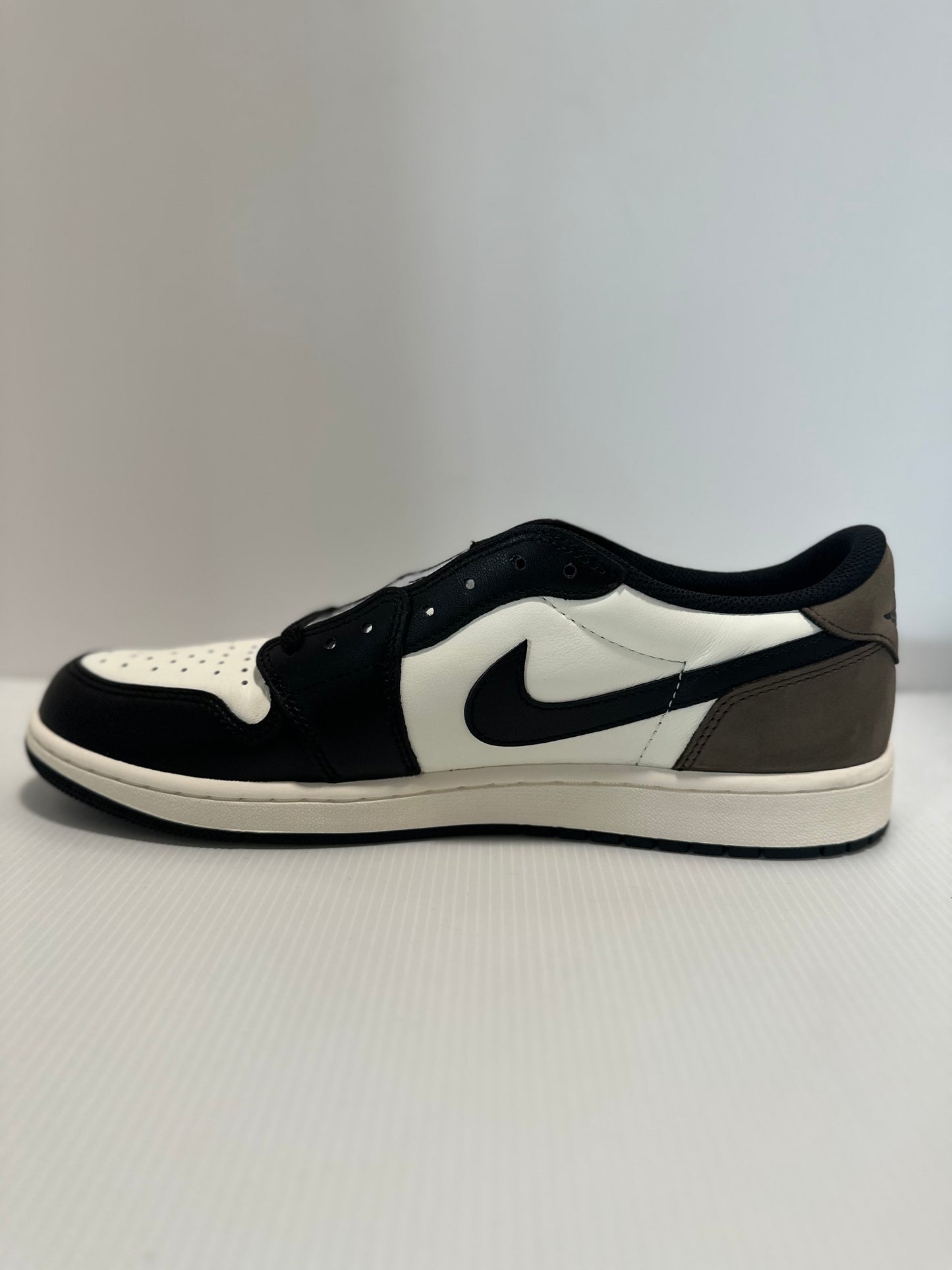 Jordan 1 Retro Low OG Mocha