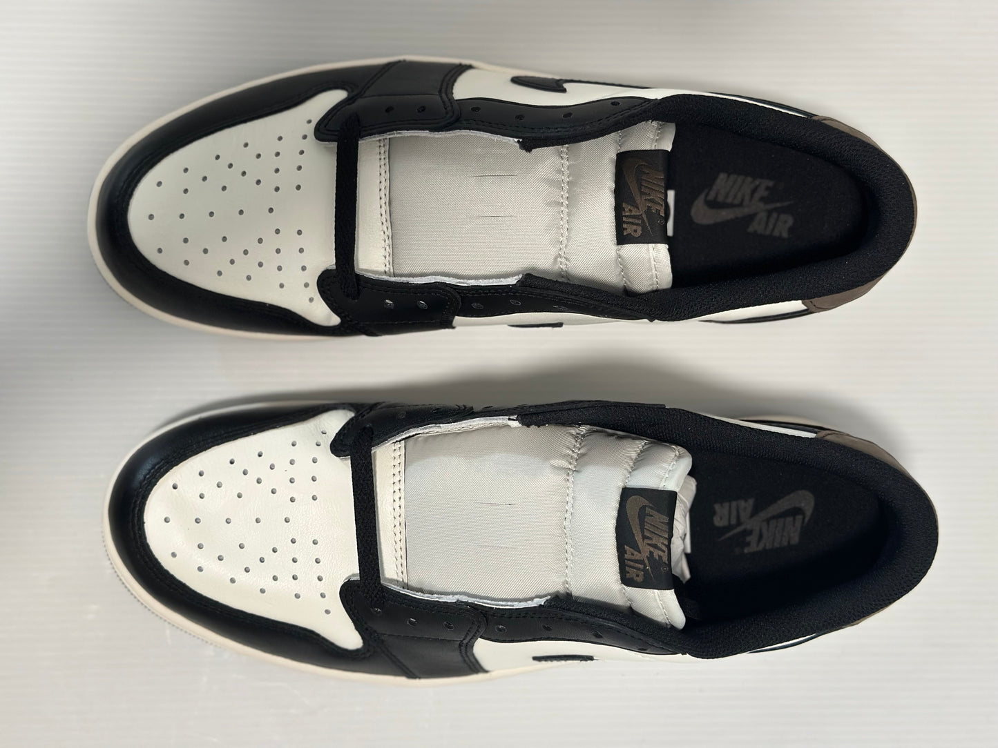 Jordan 1 Retro Low OG Mocha