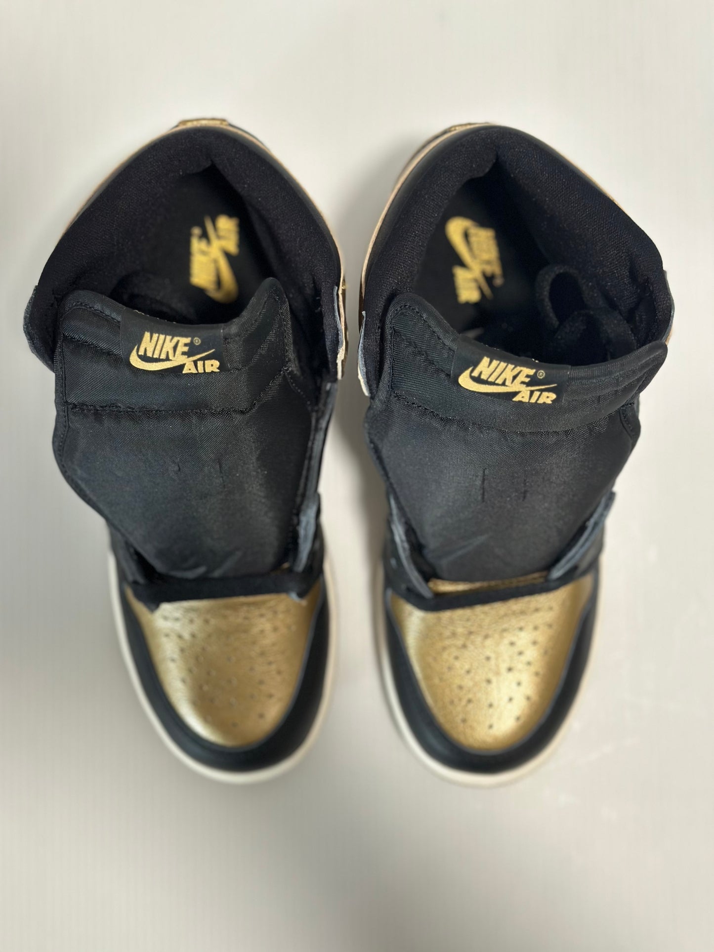 Jordan 1 Retro High OG Black Metallic Gold (GS)